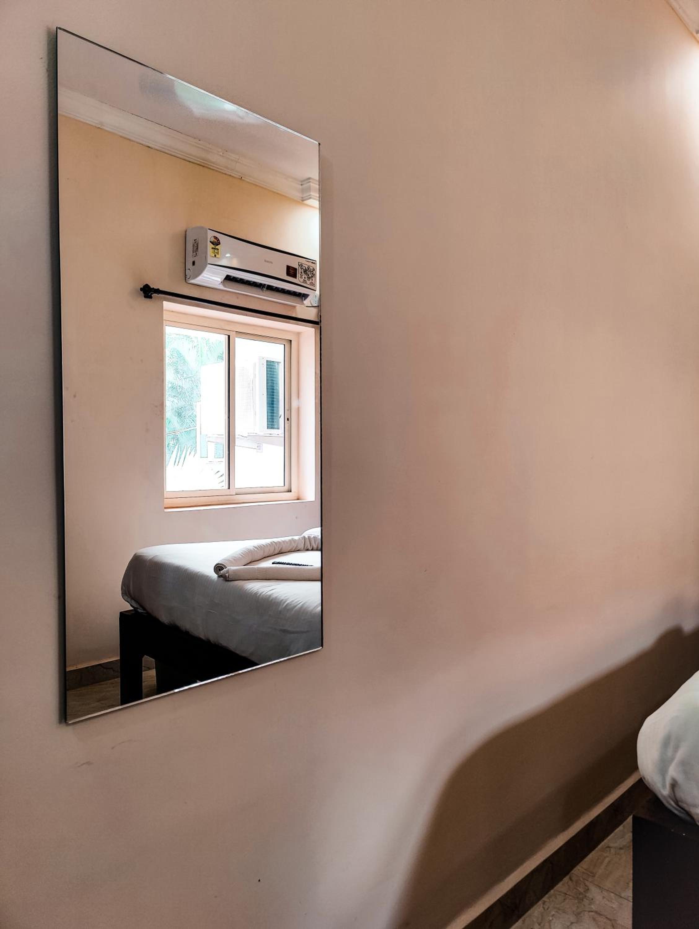 Quadruple Room with Balcony - Photo 24