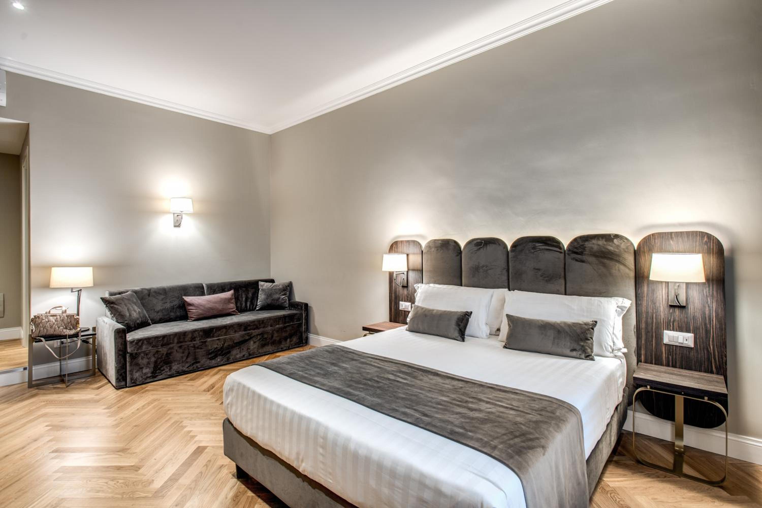 Classic Double Room - Separate Building Via del Tritone 66 photo 1