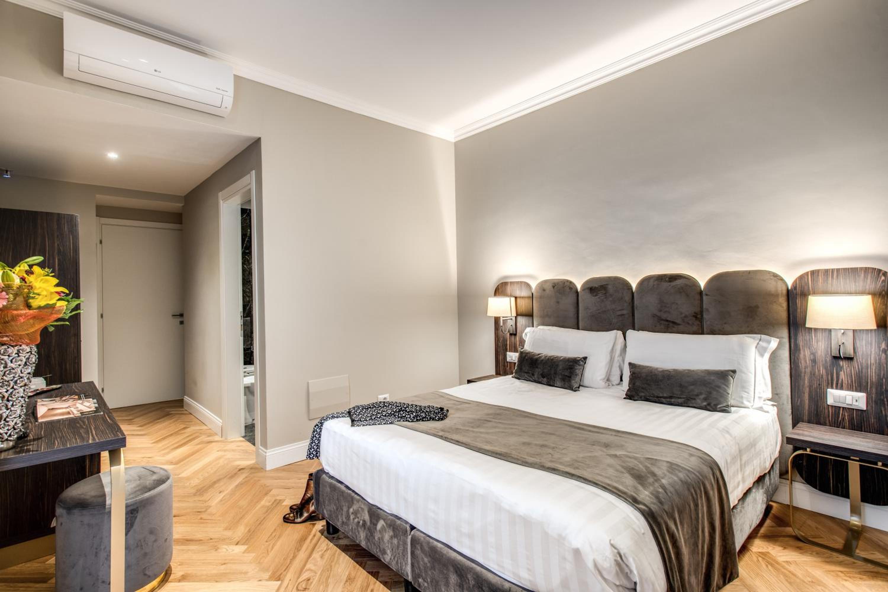 Superior Double Room - Separate Building Via del Tritone 66 photo 1