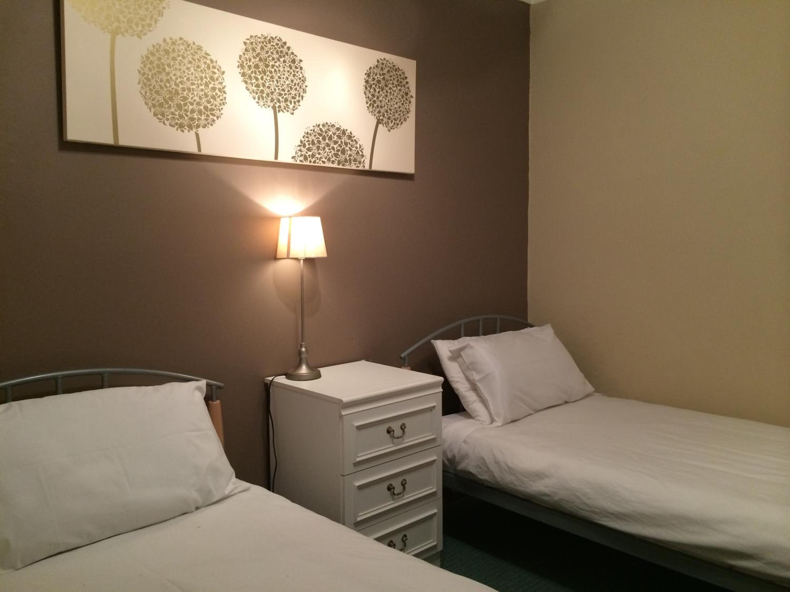 Single Room with Shared Shower and Toilet photo 3