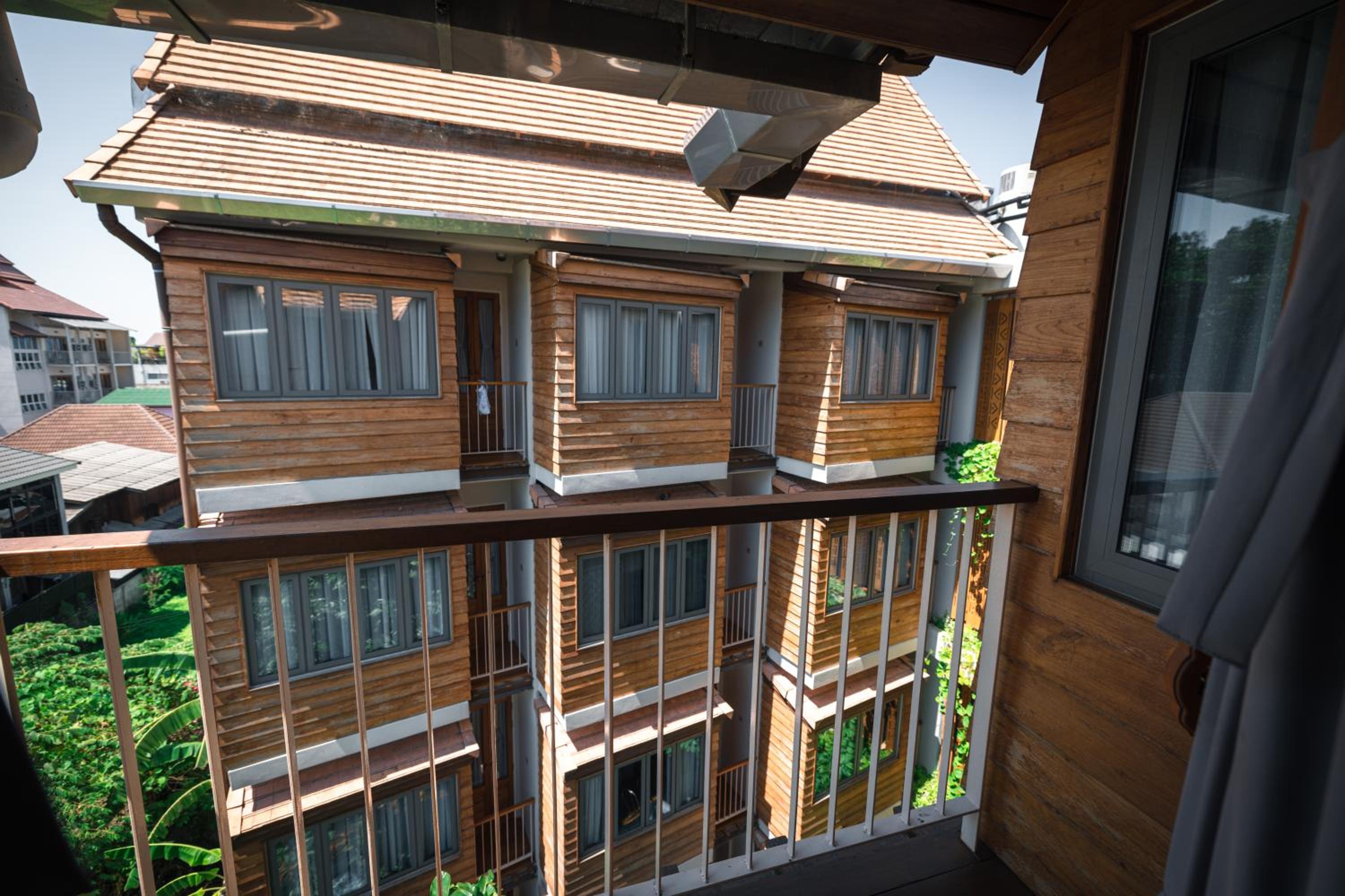 Deluxe Double Room with Balcony photo 3