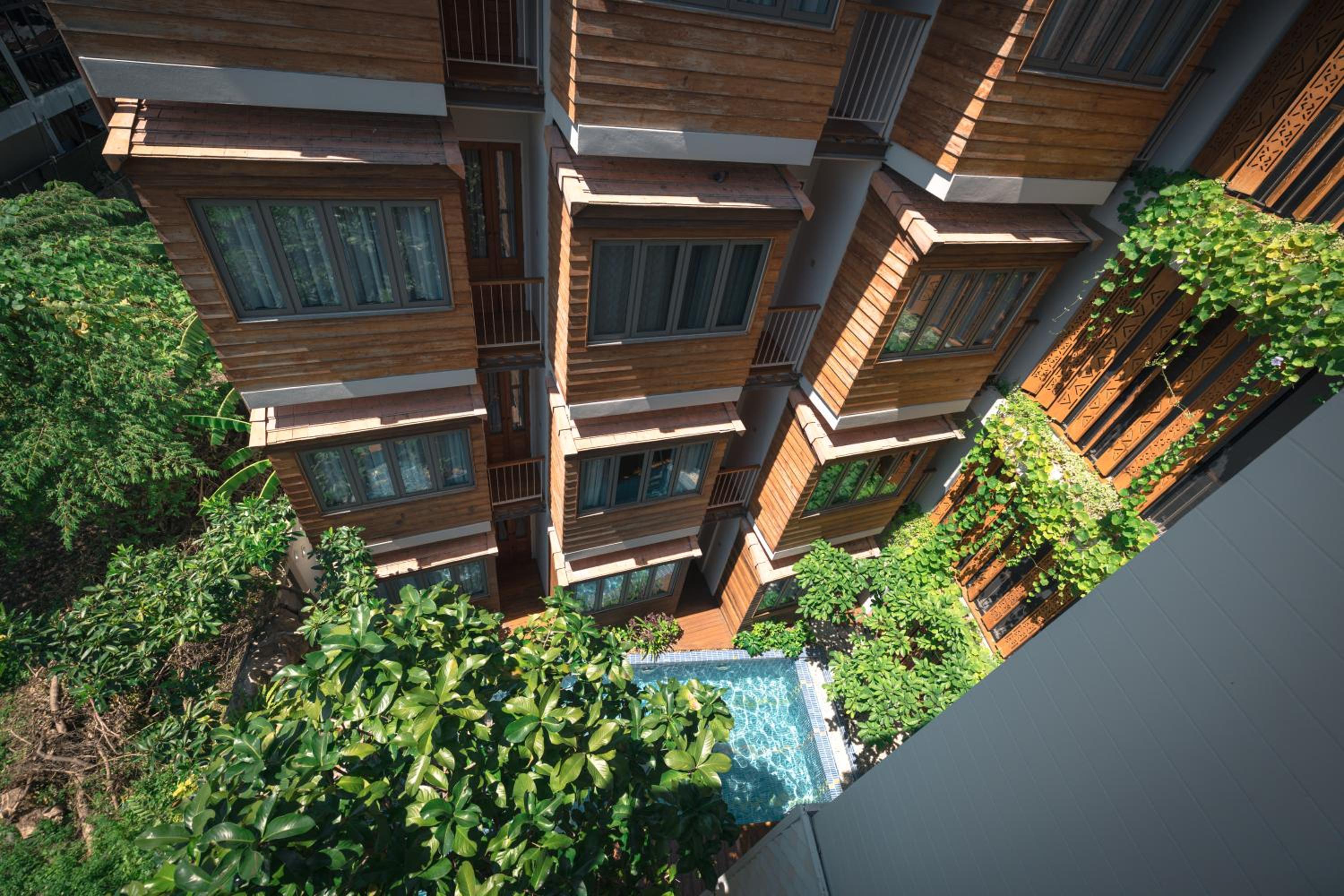 Deluxe Double Room with Balcony photo 2