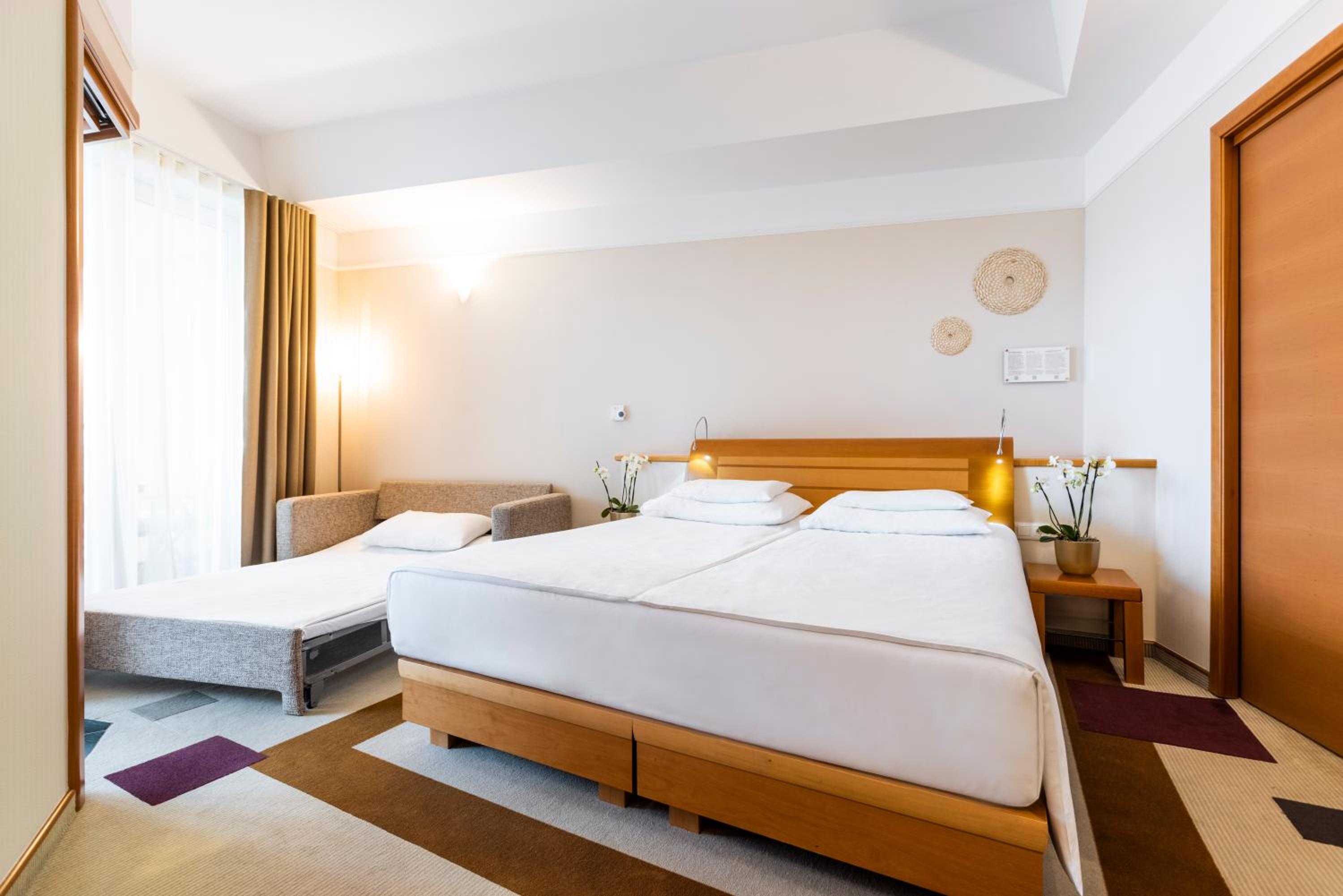 Double Room with Balcony (2 Adults + 1 Child)