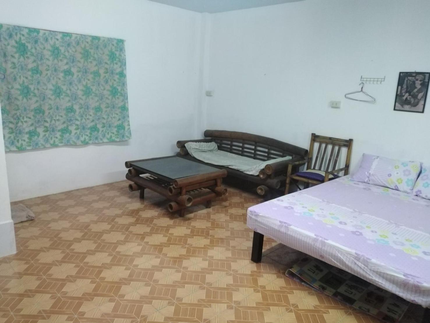 Family Room - Disability Access - Photo 16