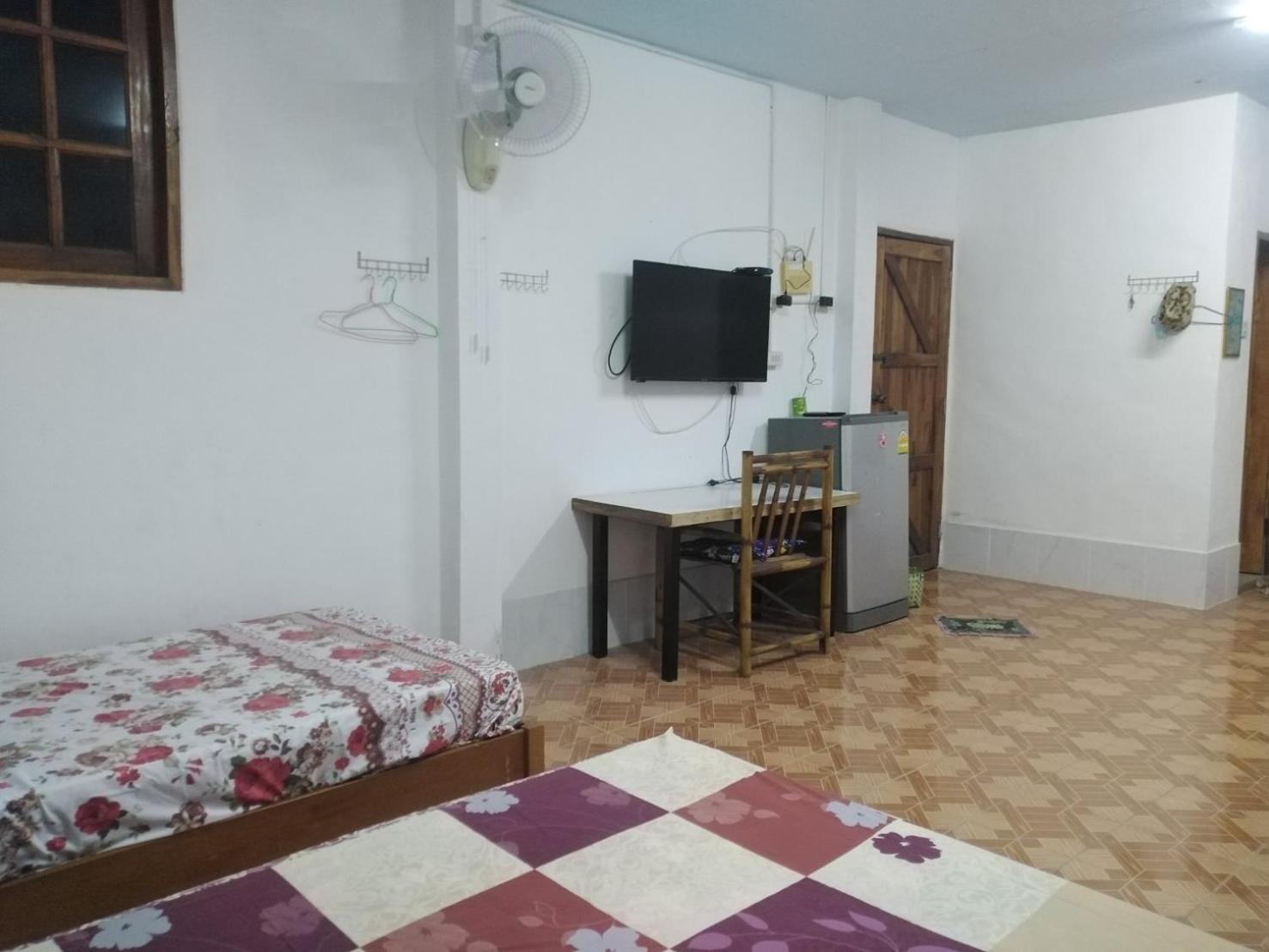 Family Room - Disability Access - Photo 15