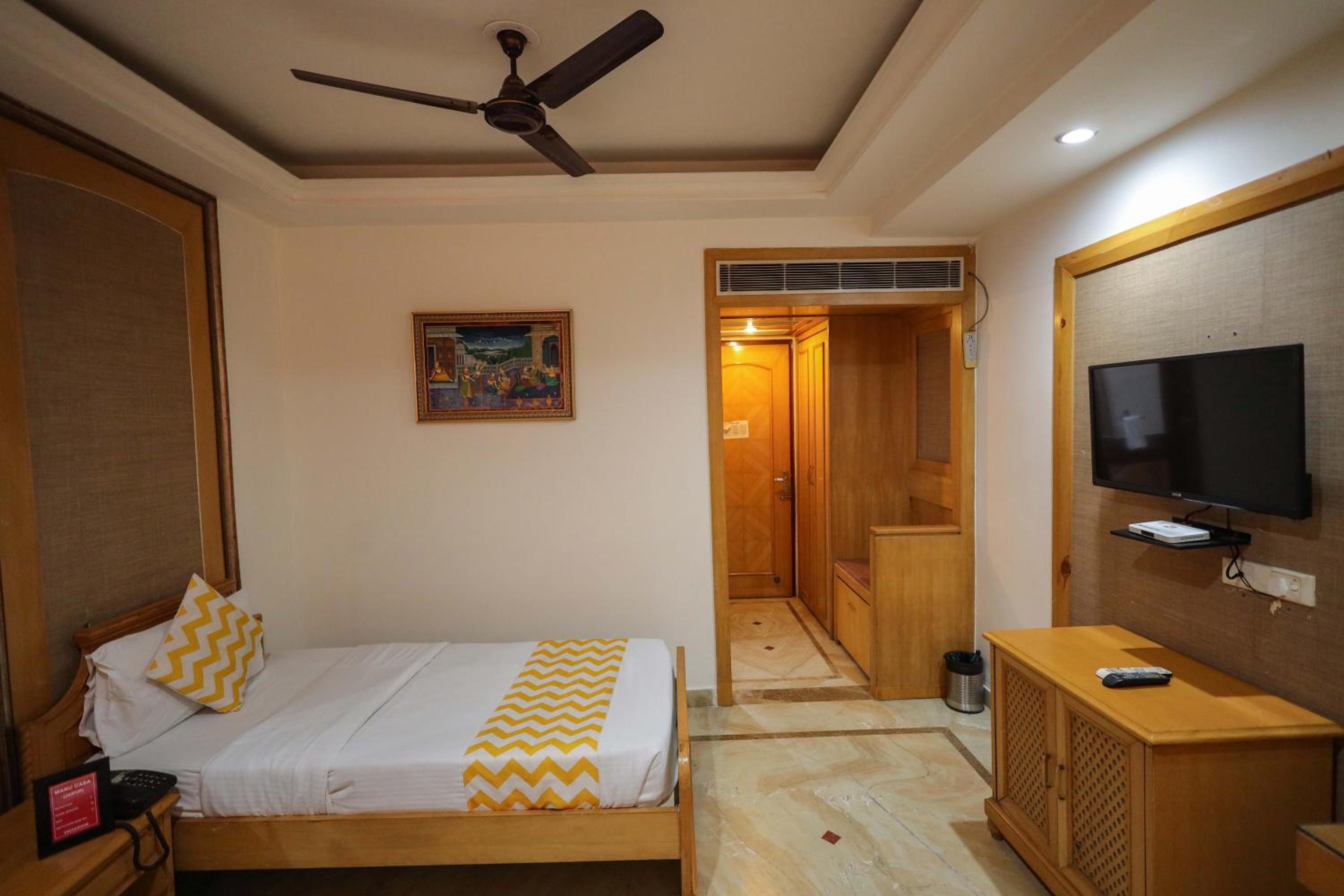 Deluxe Room - Photo 5