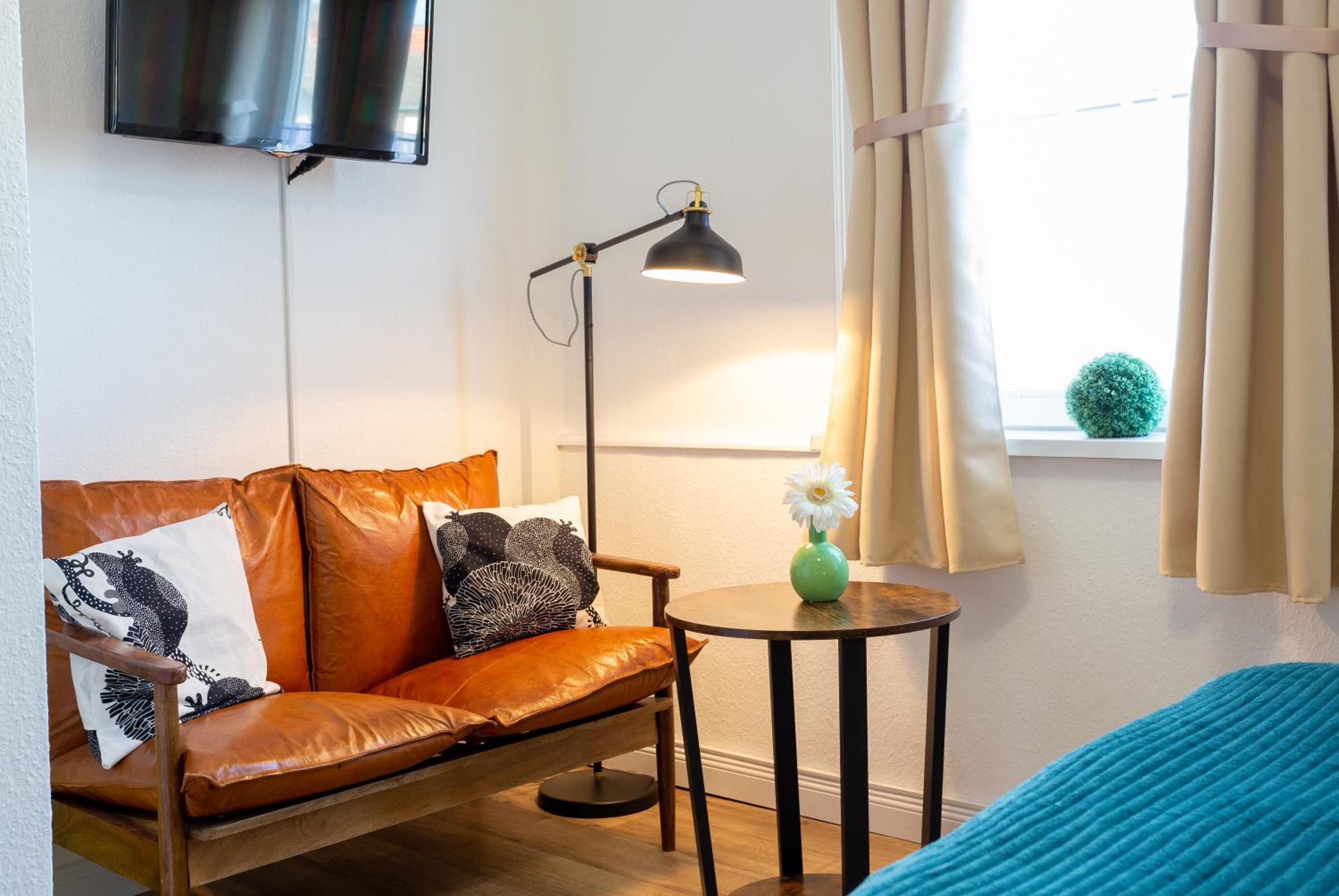 Standard Double Room - Photo 3