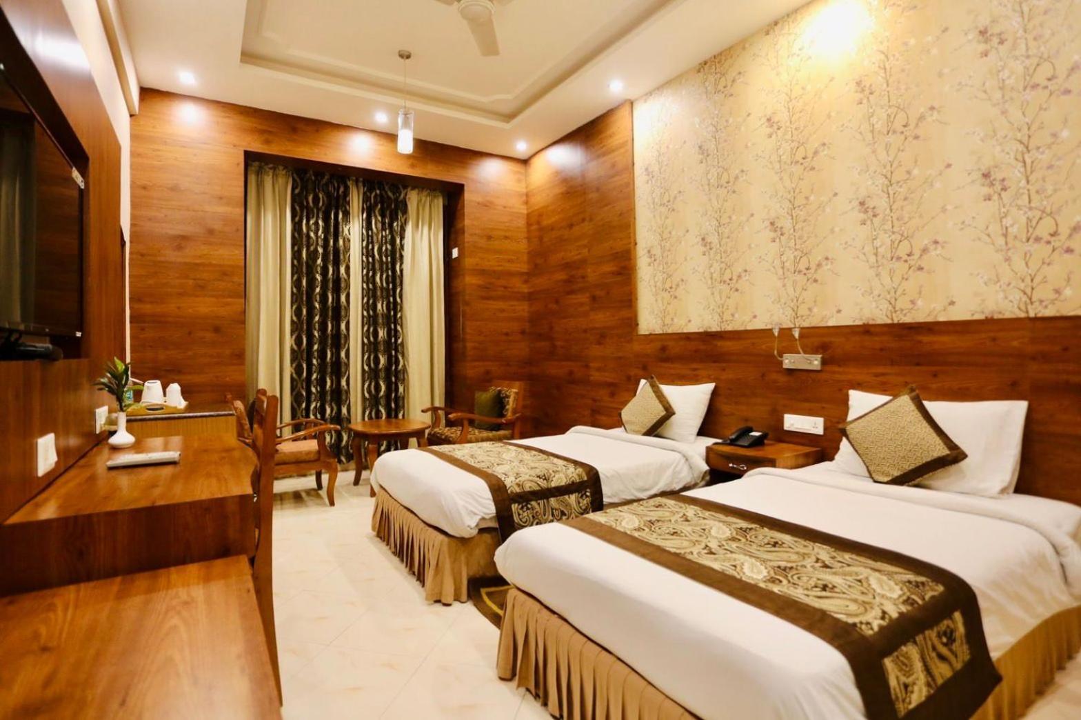 Deluxe Twin Room photo 3