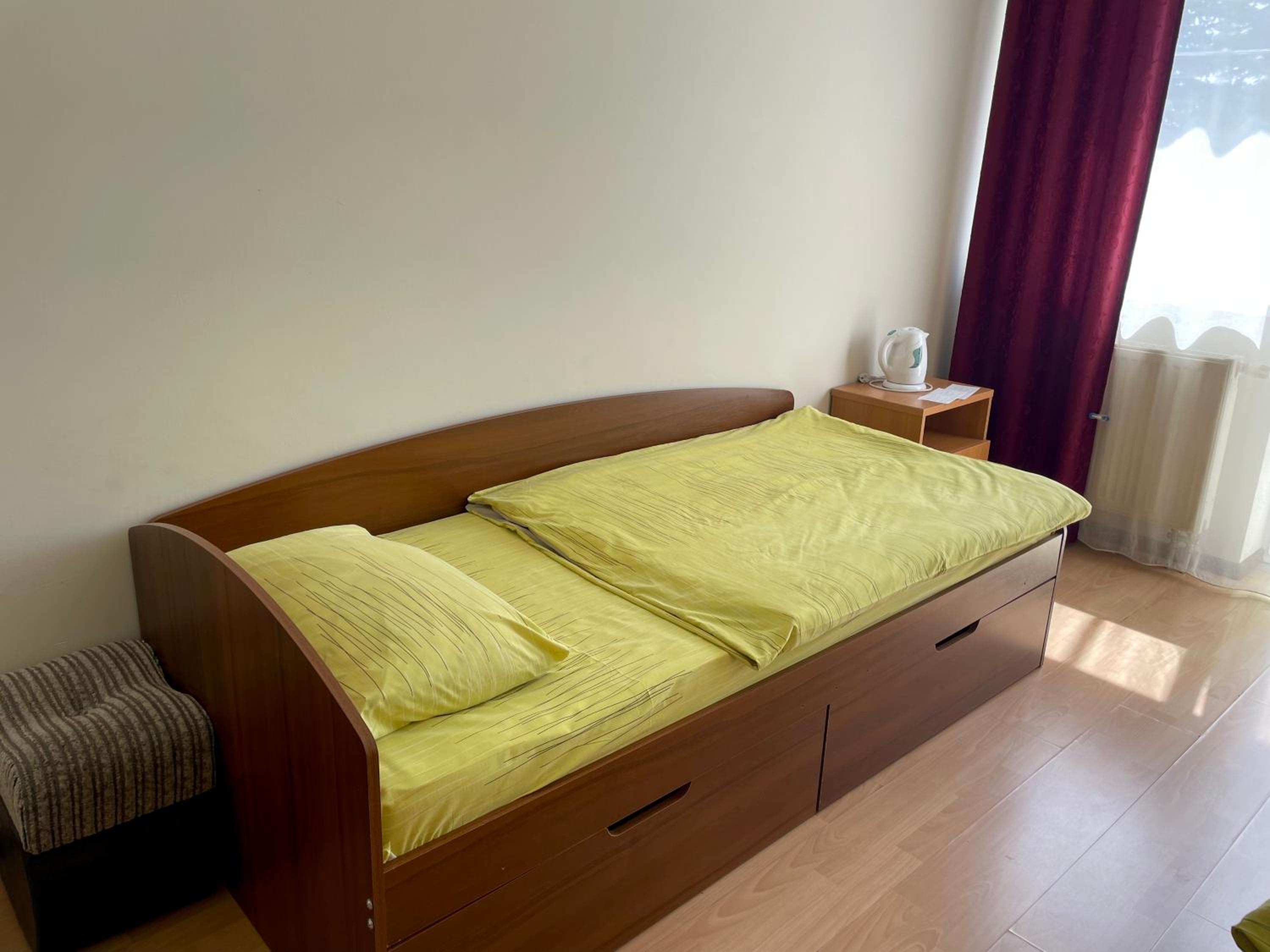 Budget Twin Room photo 3
