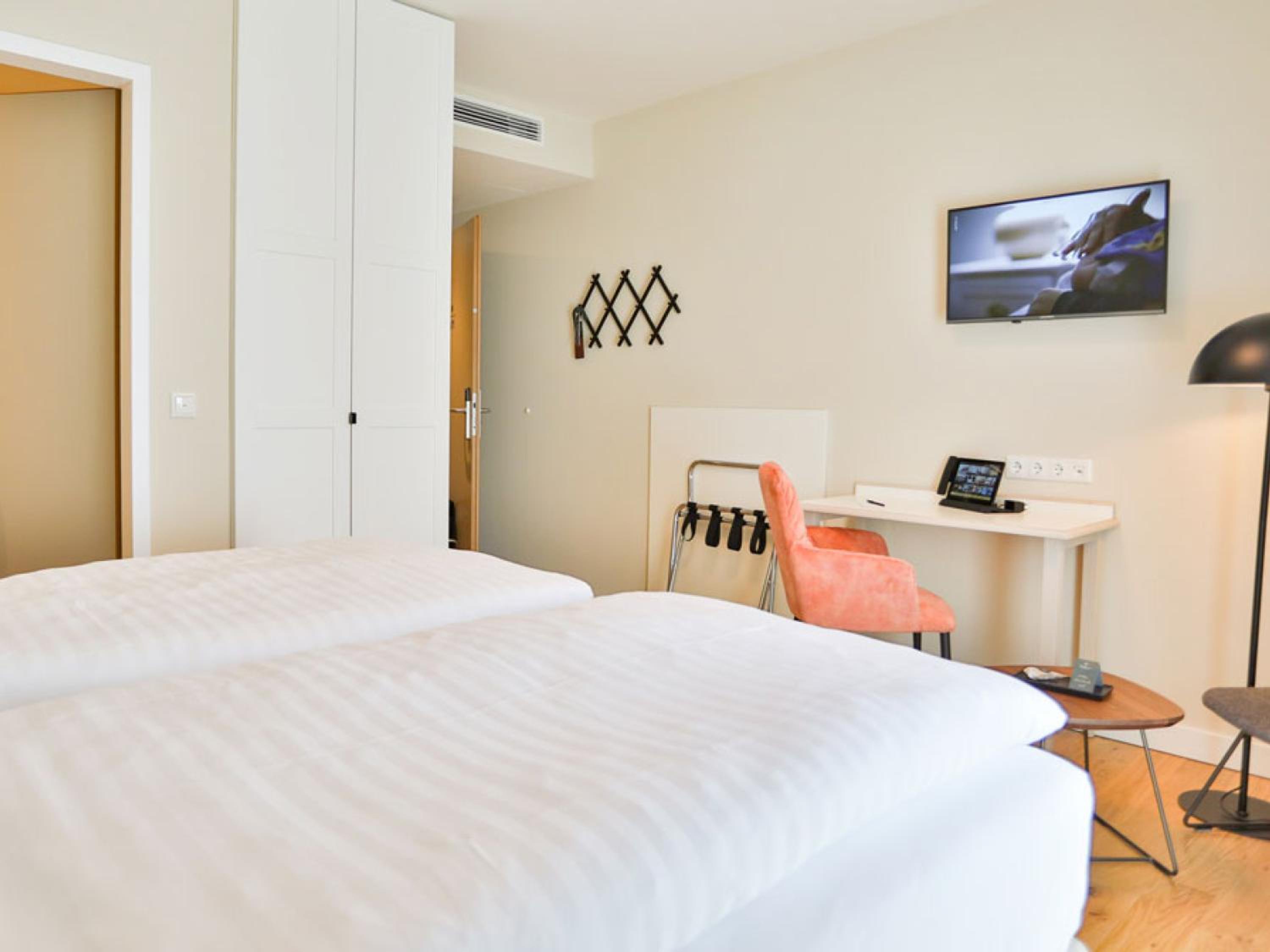 Classic Double Room - Photo 7