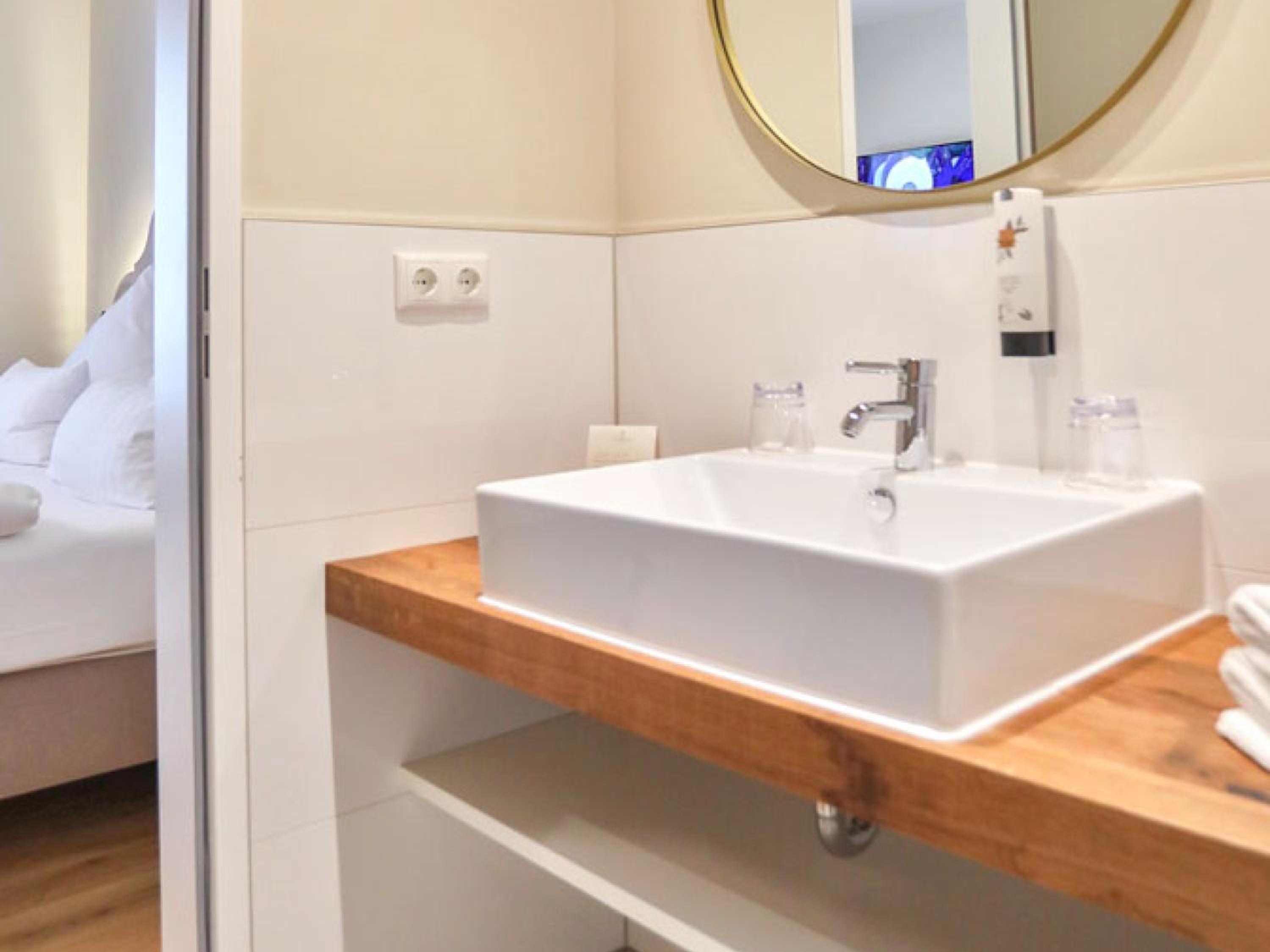Classic Double Room - Photo 5