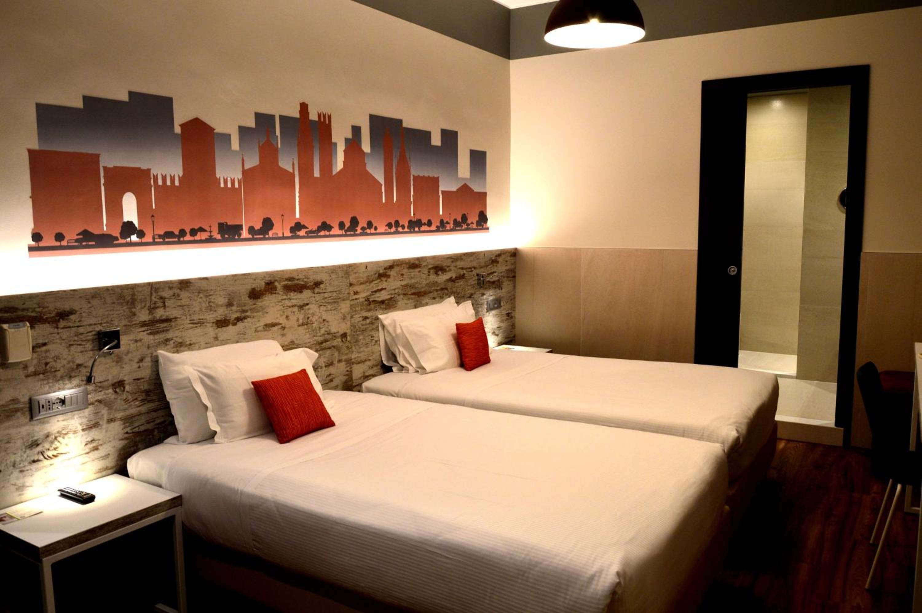 Standard Twin Room - Non-Smoking - Photo 1