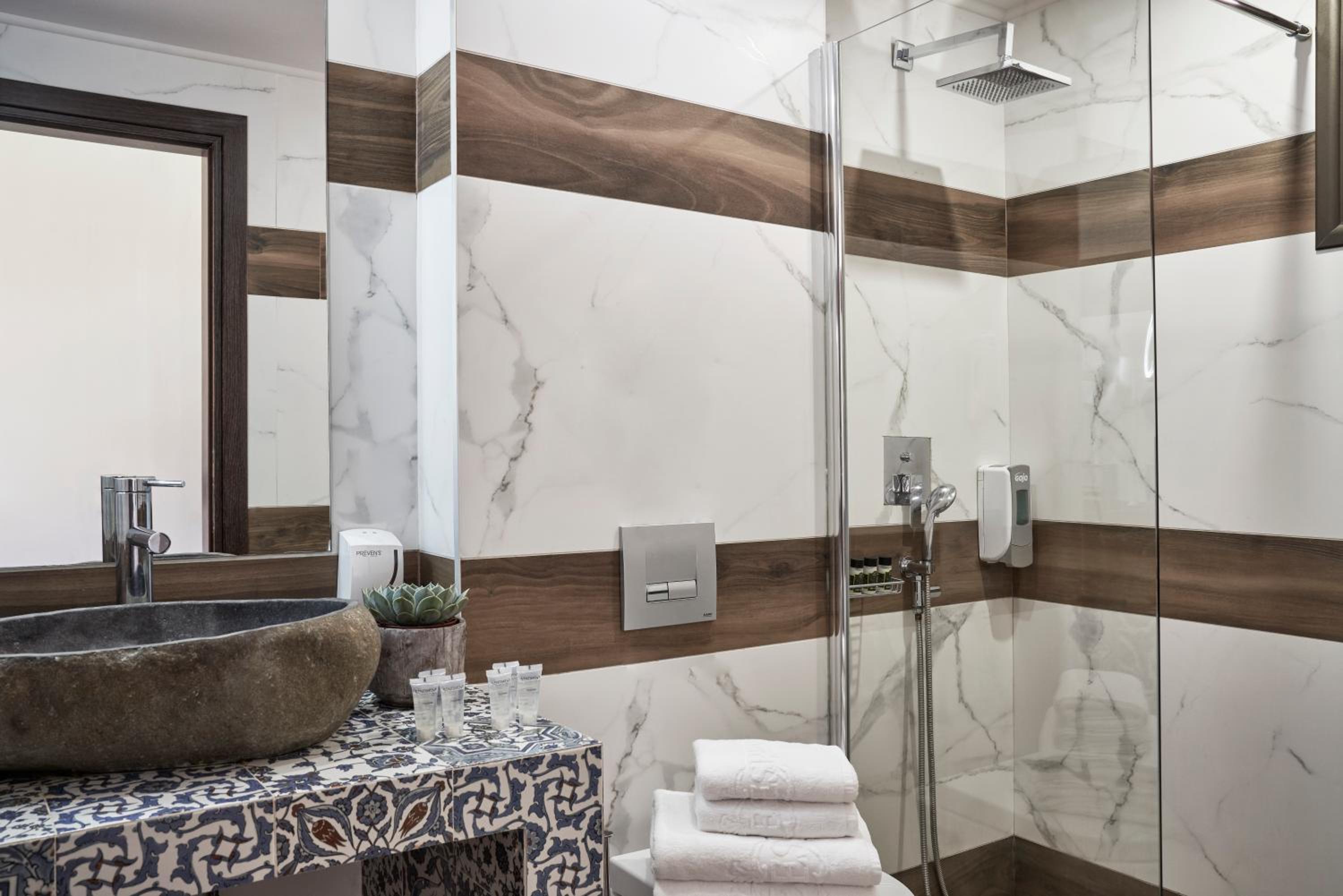 Platinum Two Bedroom Suite Outdoor Jacuzzi & Private Pool - Photo 9