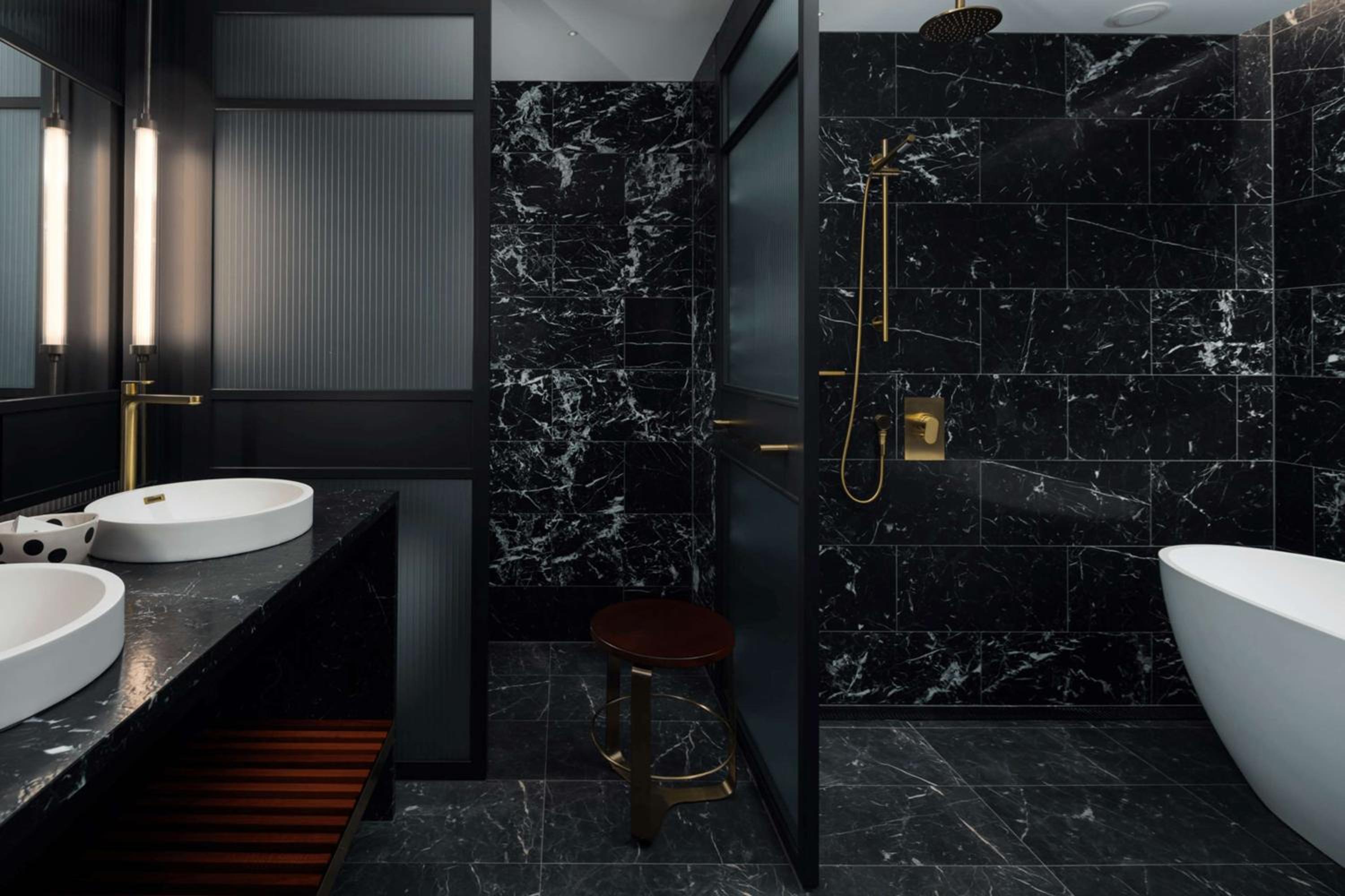King Room thumbnail 6