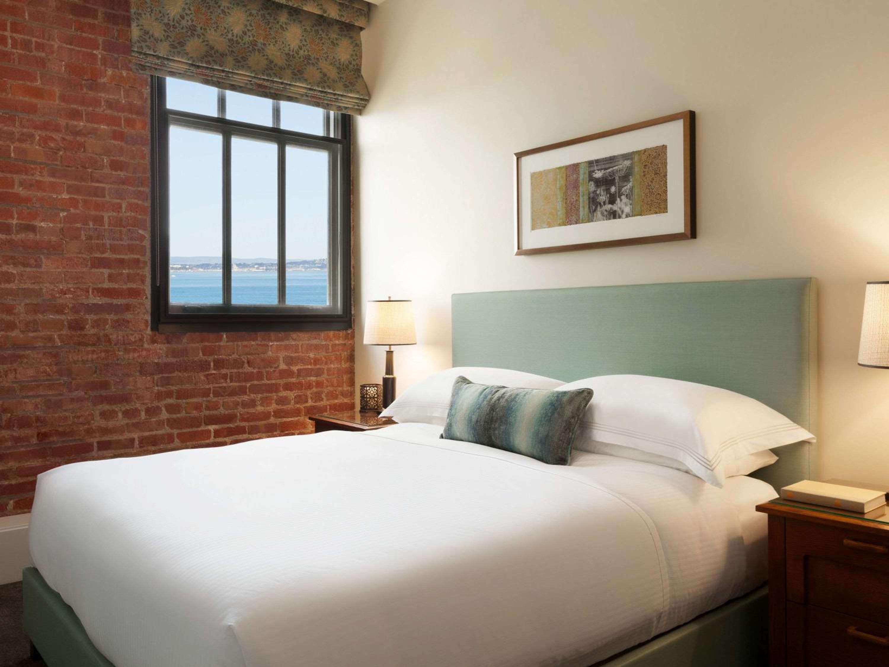 One Bedroom Bay View Residence with One King Bed and Sofa bed