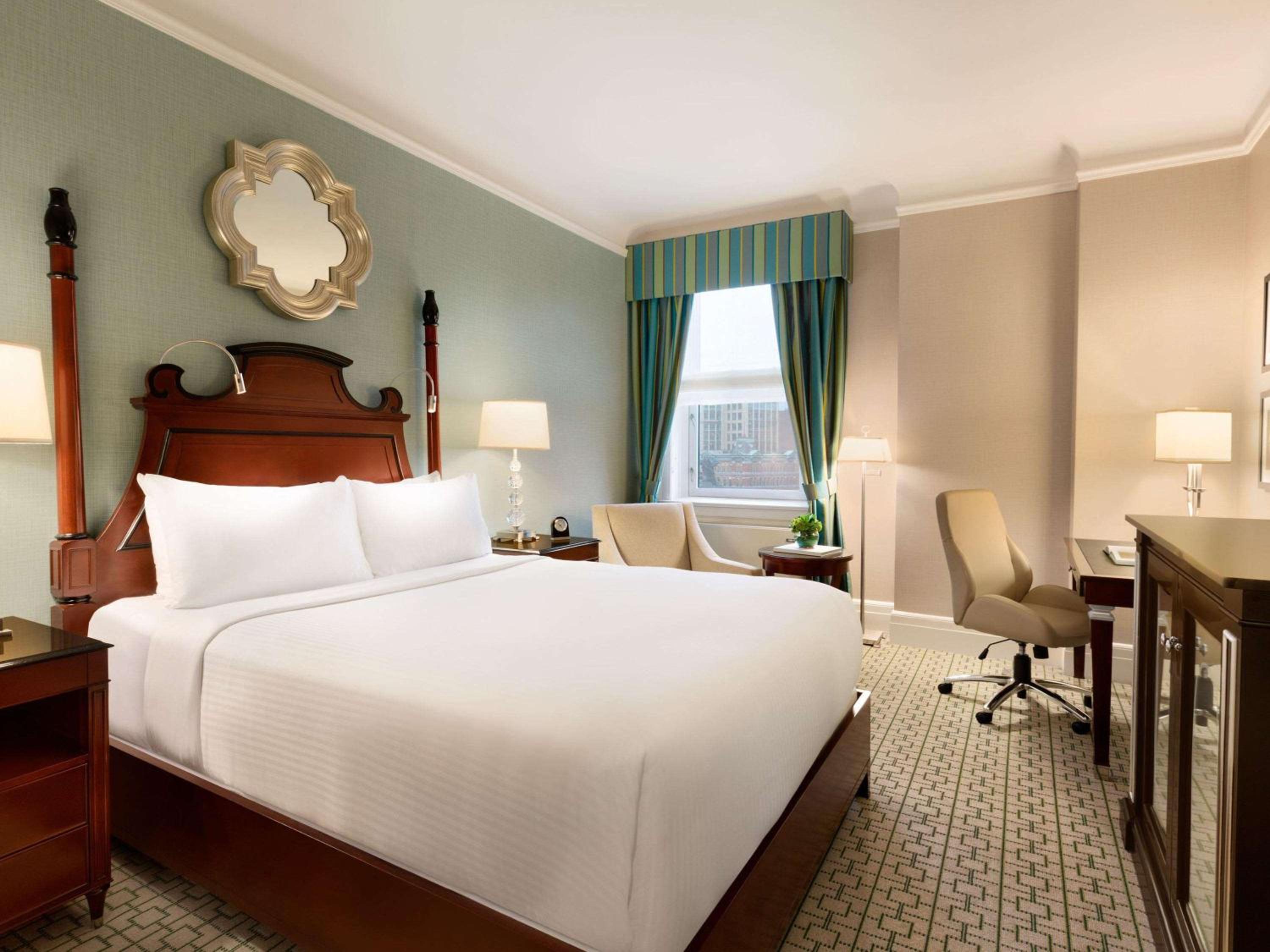Fairmont Queen Room