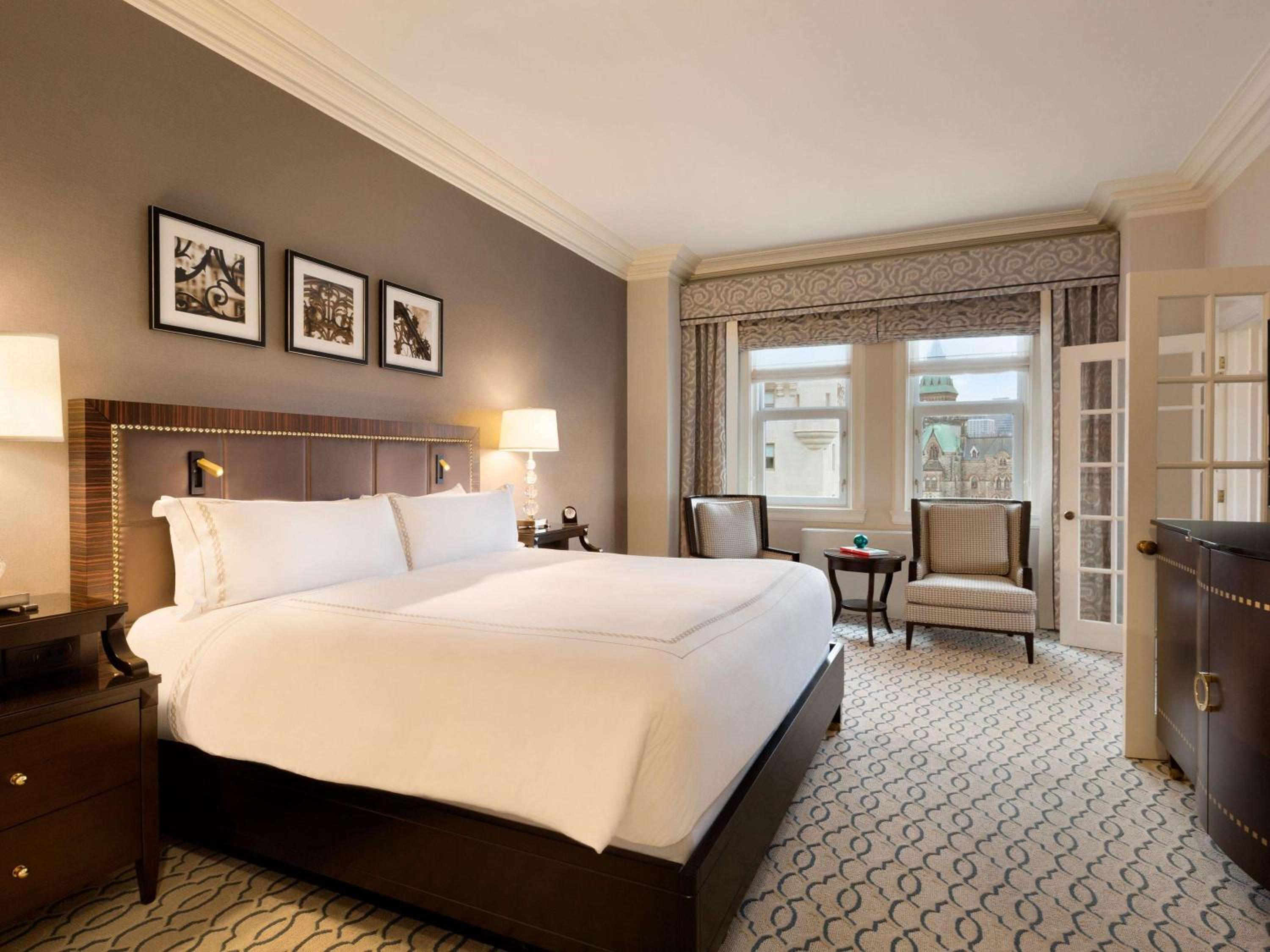 Fairmont Gold One Bedroom Suite Wih King Bed And Exclusive Lounge Access