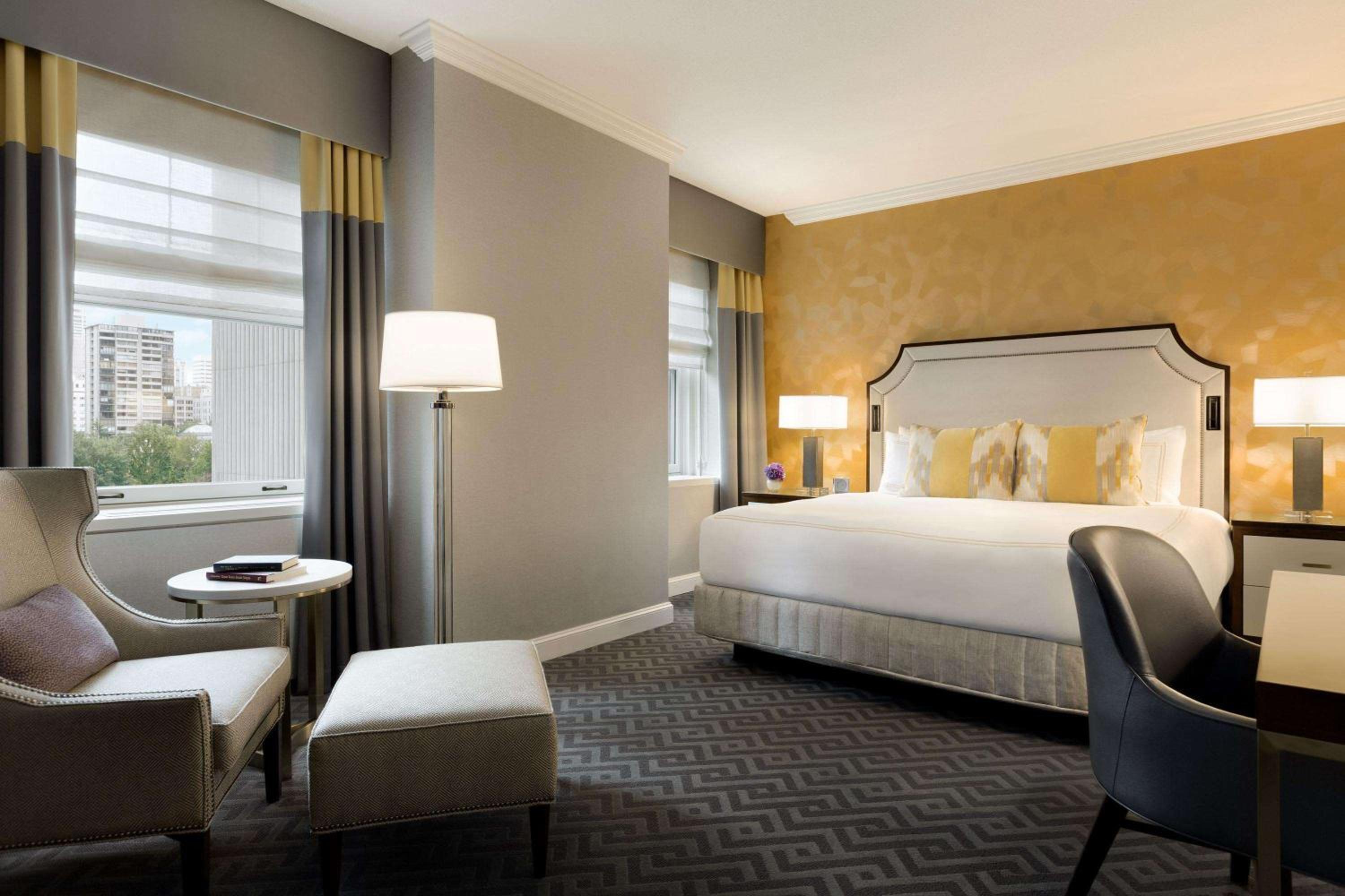 Signature King Room - Photo 2
