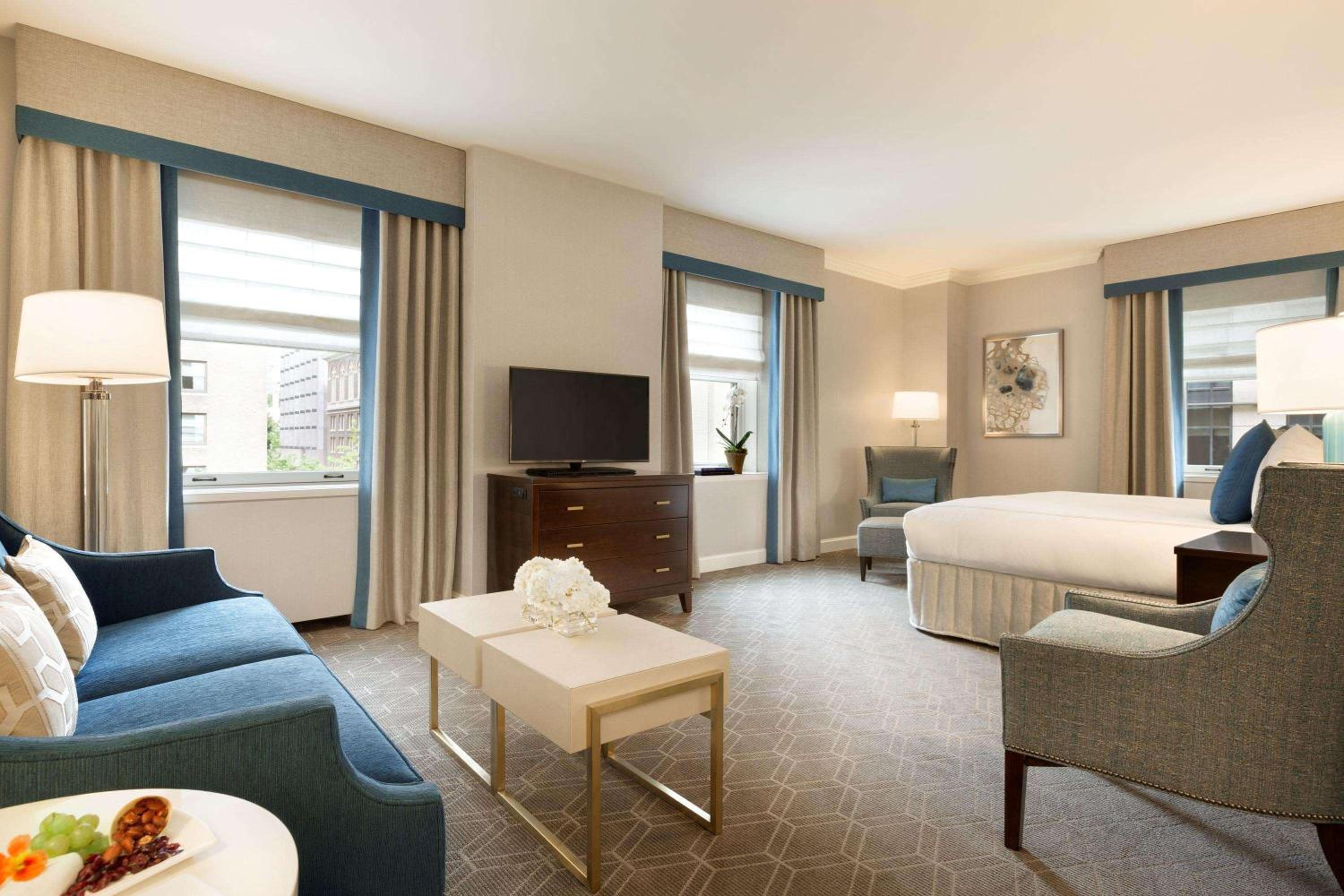 Grand One Bedroom Suite with One King Bed - Mobility and Hearing Accessible - Photo 1