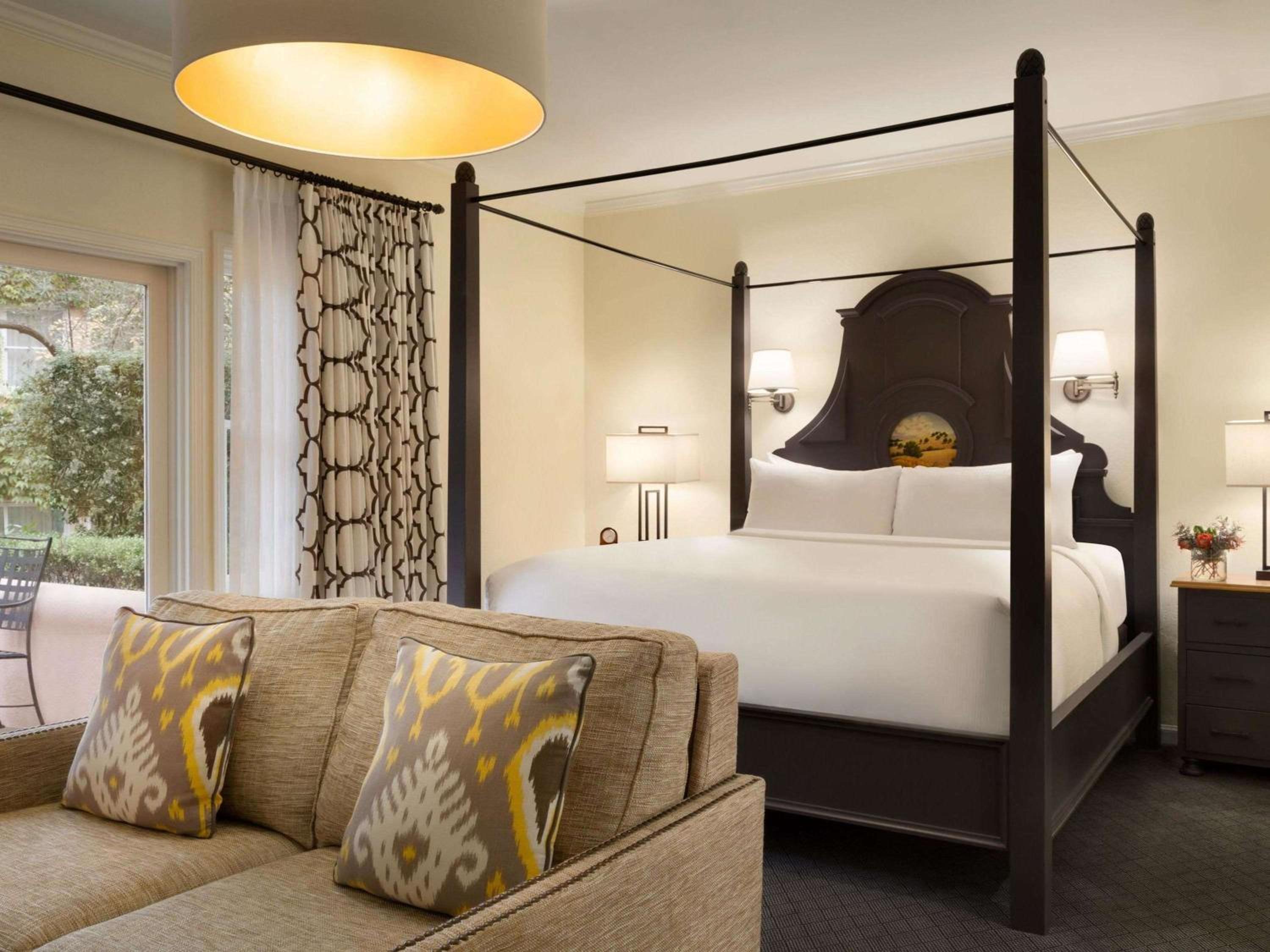 Vineyard King Suite with Sofa Bed, Fireplace, Balcony, Jacuzzi and Garden View - Photo 1