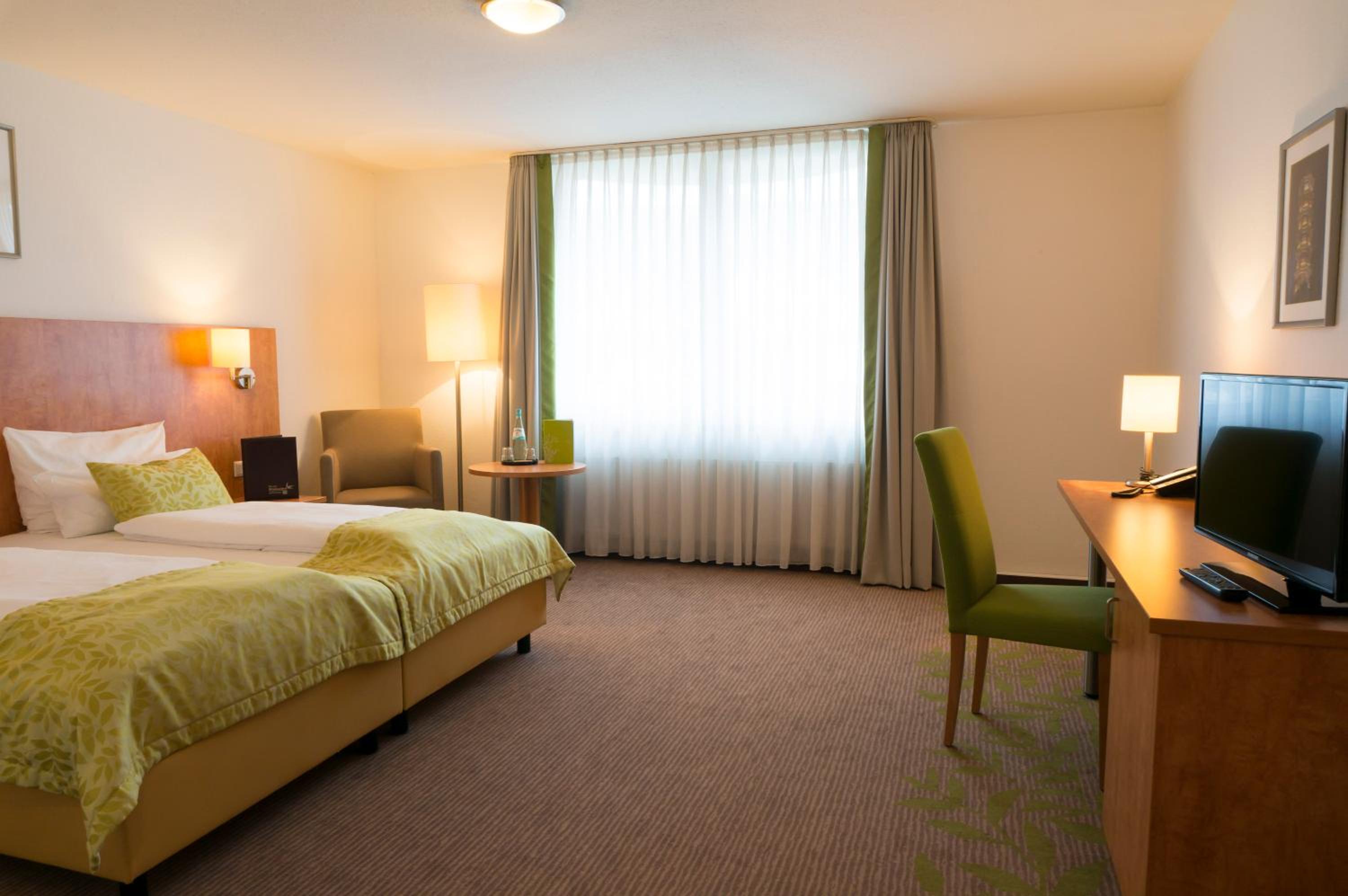 Deluxe Double Room with Balcony - Photo 2
