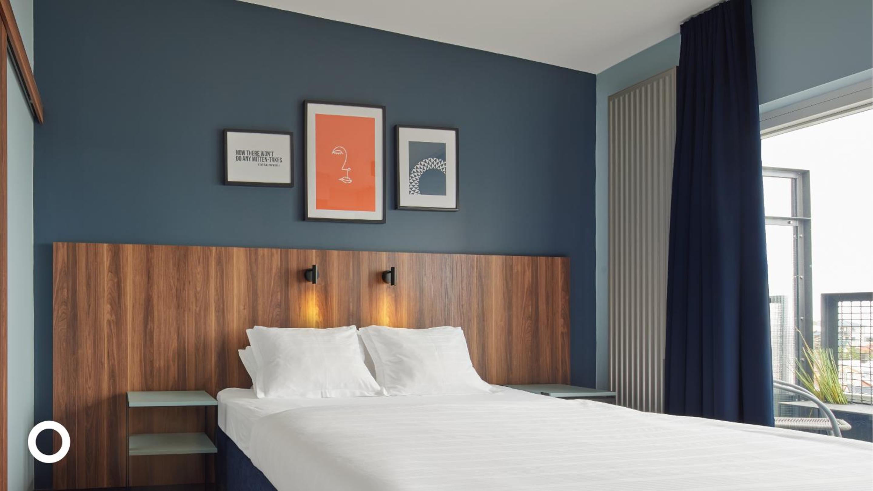 Suite with Spa Access photo 3