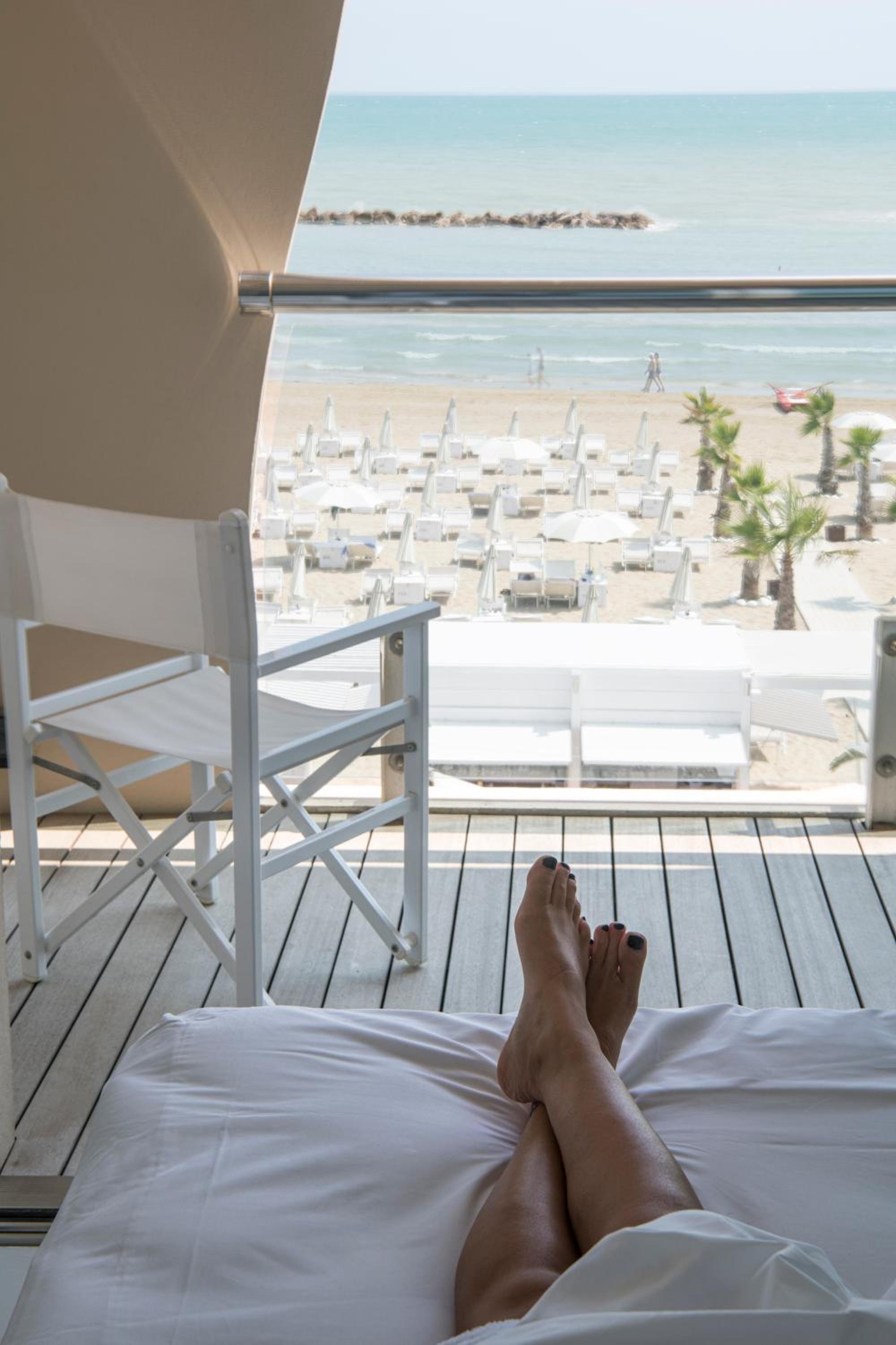 Deluxe Double Room with Sea View - Photo 5