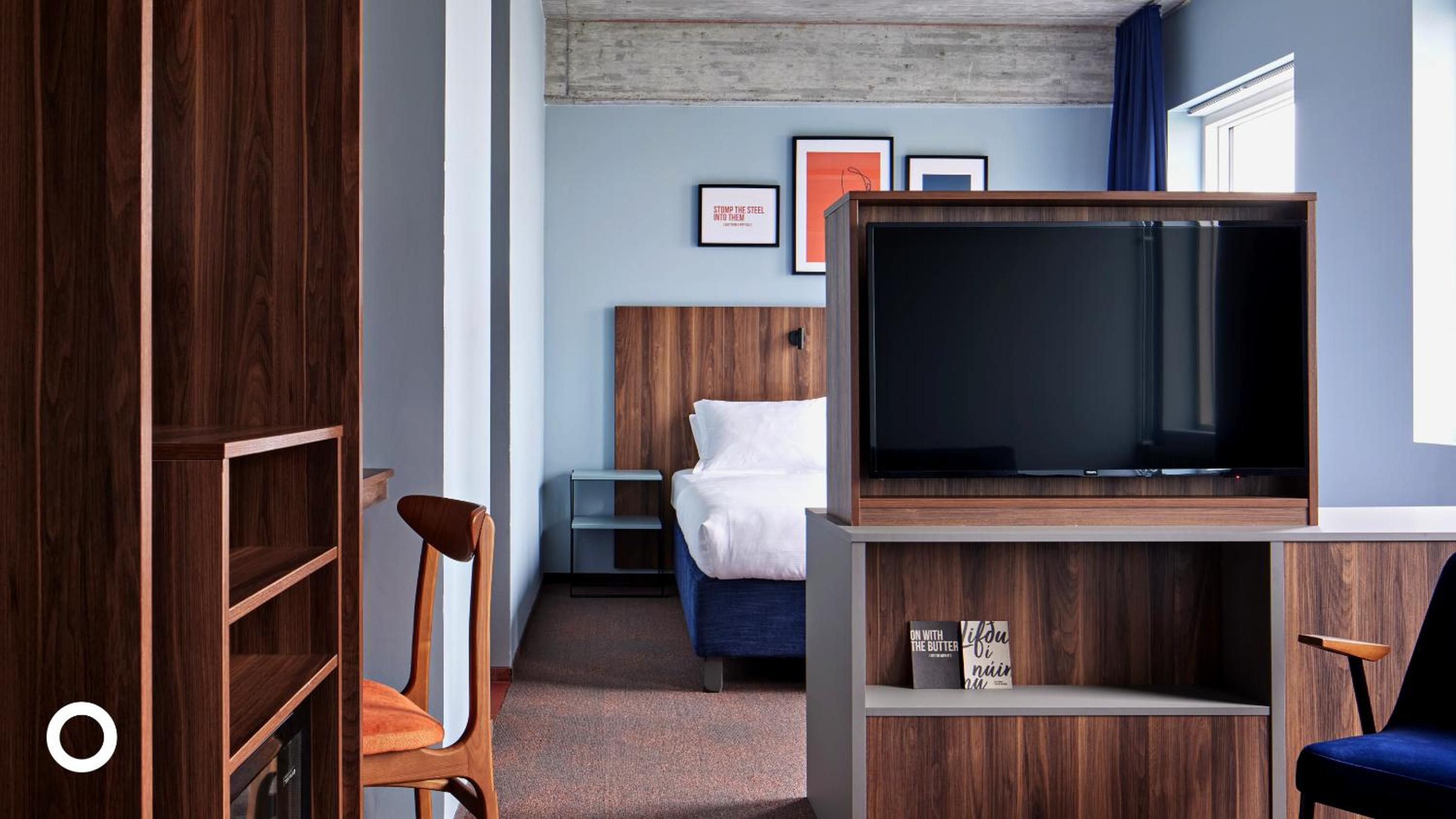 Junior Suite with Spa Access - Photo 1