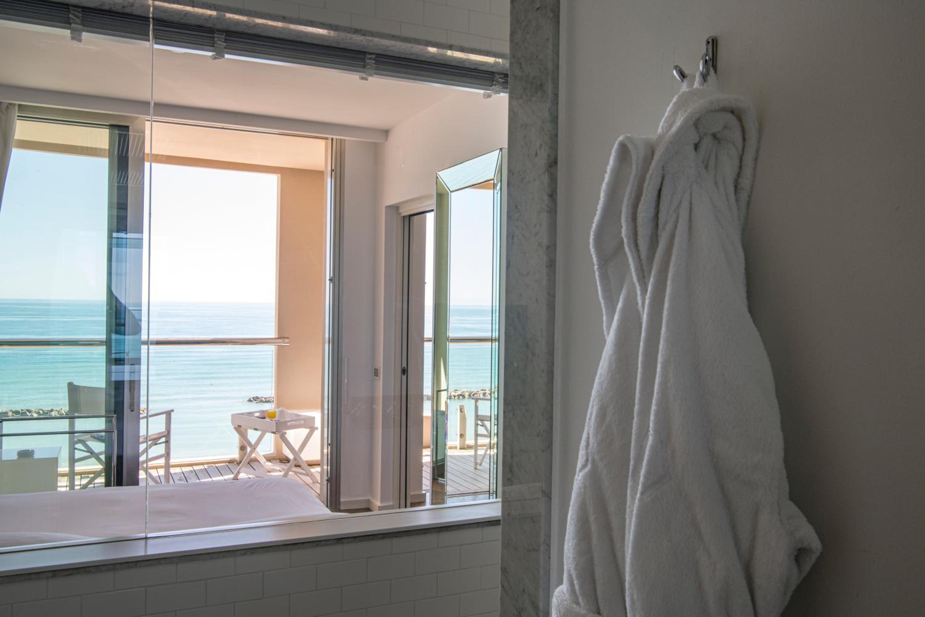 Superior Suite - Photo 16