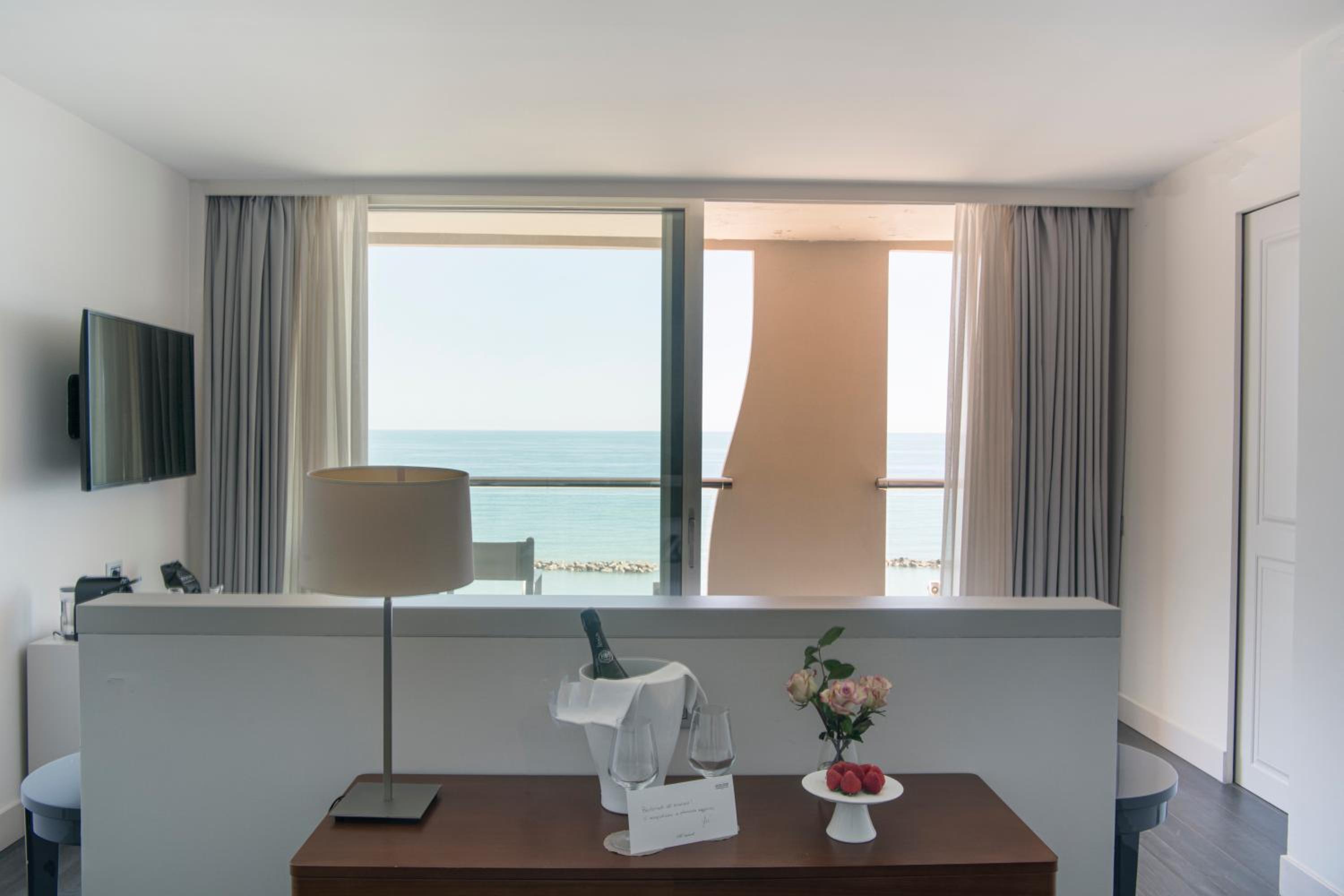 Junior Suite - Photo 17