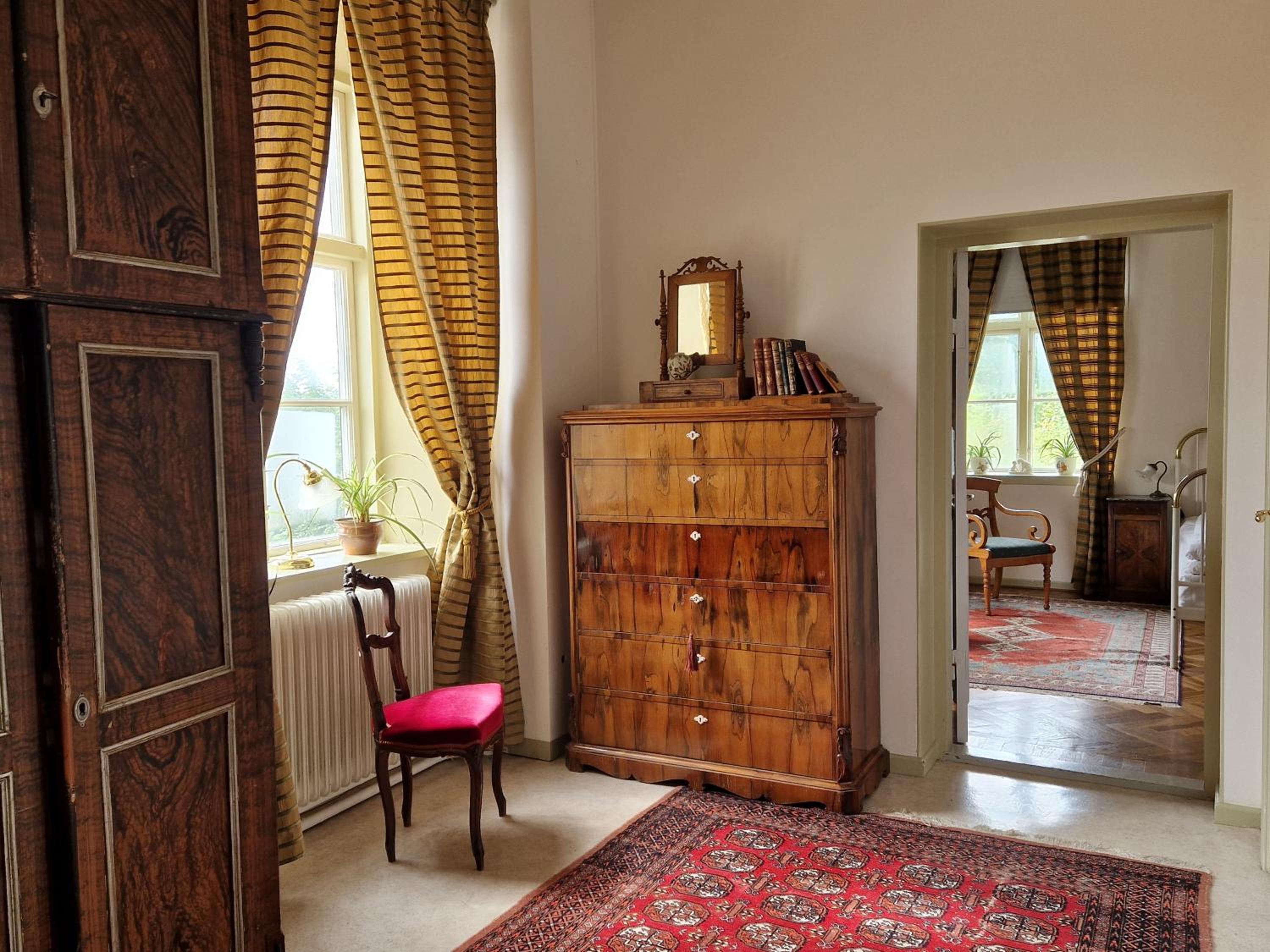Double or Twin Room with Shared Bathroom photo 1