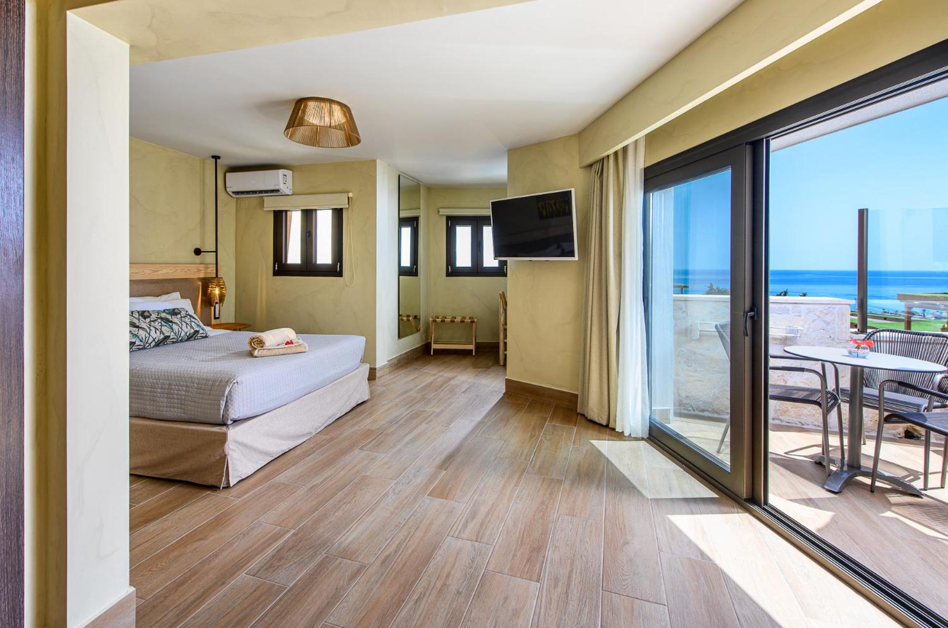 Elite Suite Sea View Outdoor Jacuzzi - Photo 1