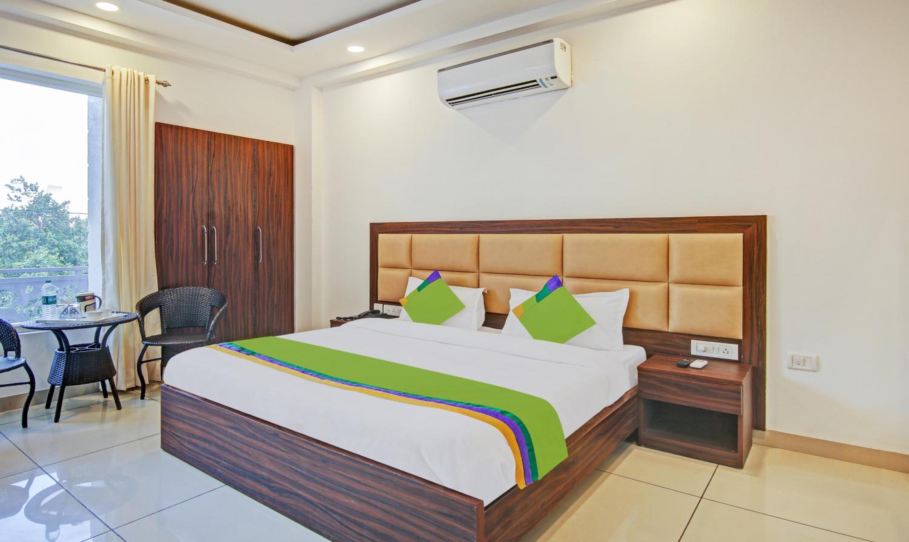 Deluxe Room - Photo 10