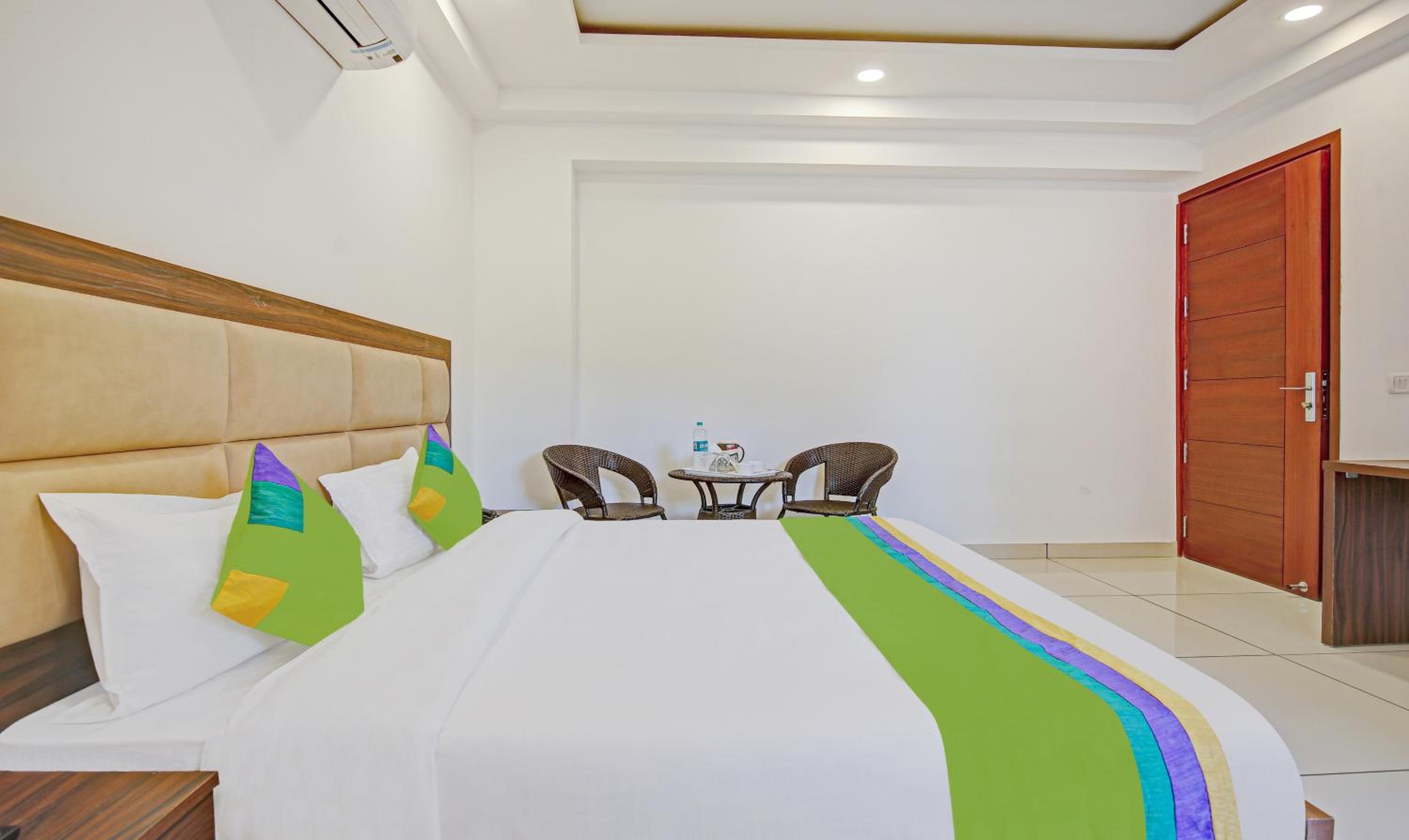 Deluxe Room - Photo 5