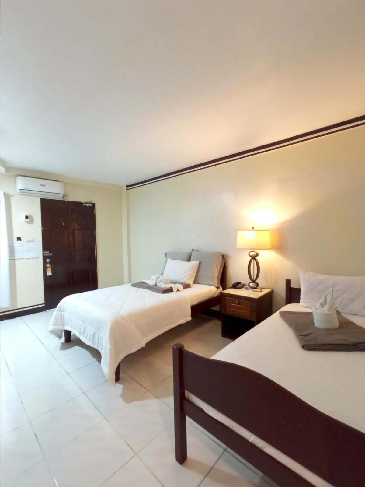 Deluxe Double or Twin Room - Photo 3