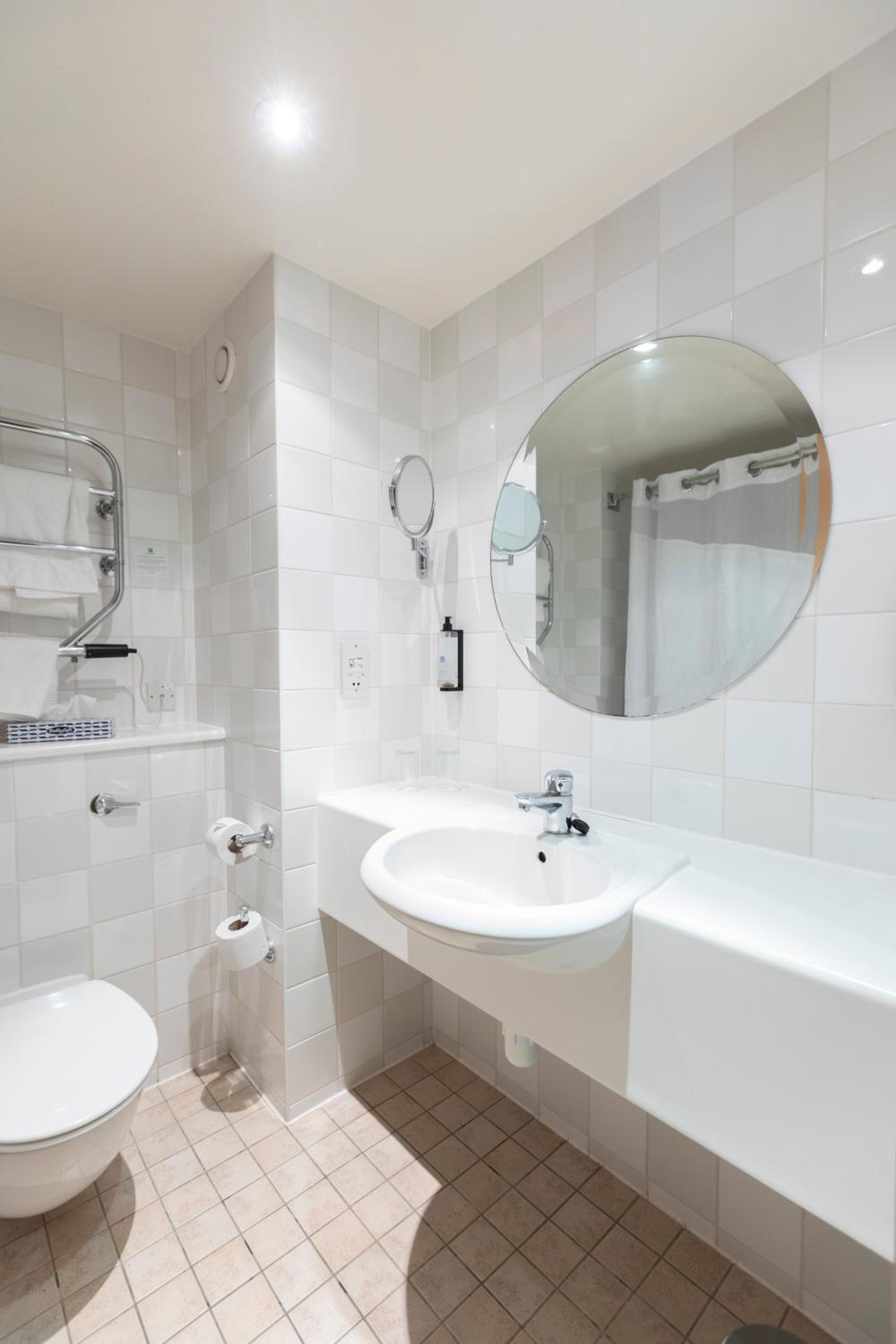 Standard Double Room - Photo 4
