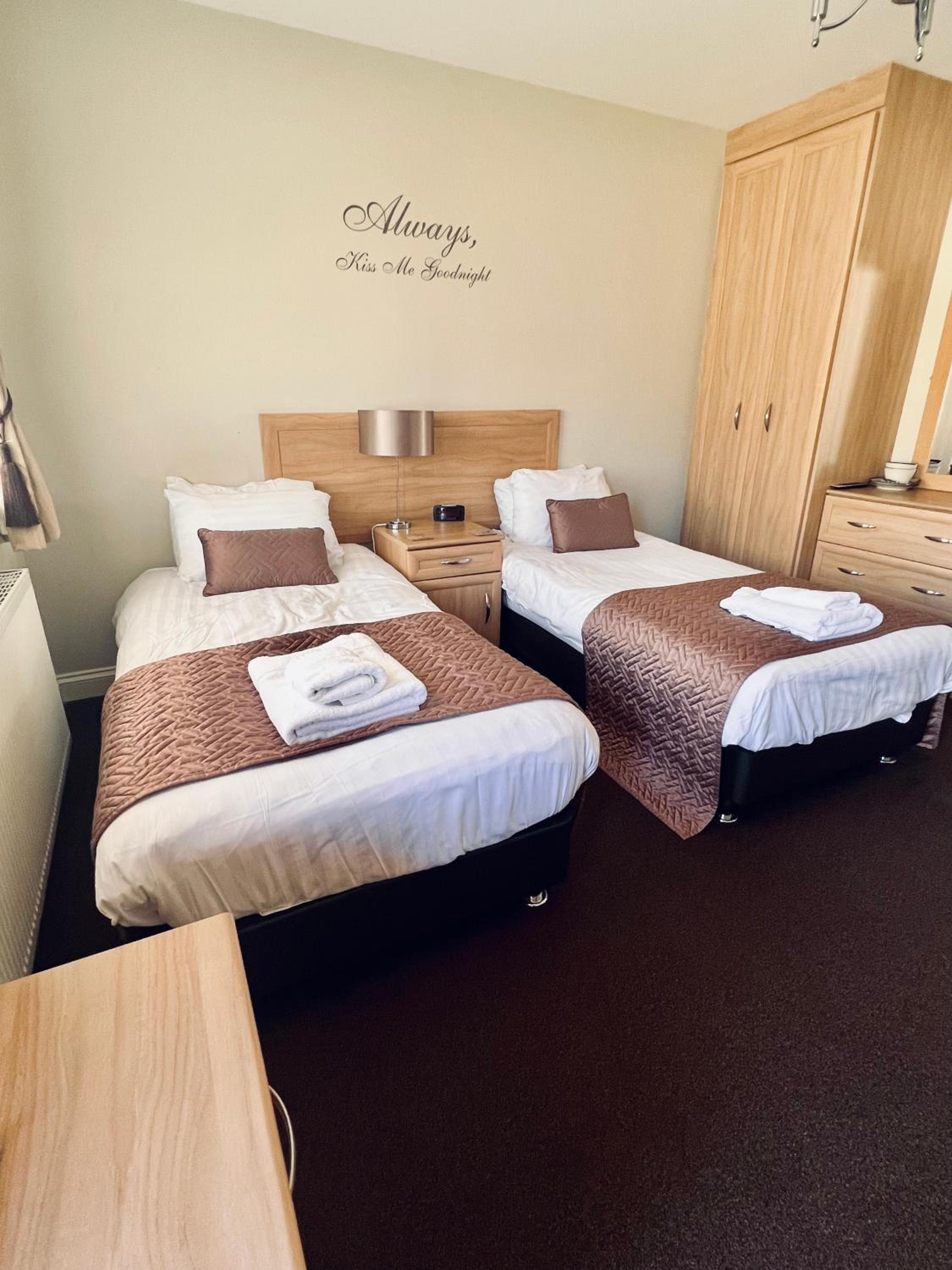 Deluxe Twin Room