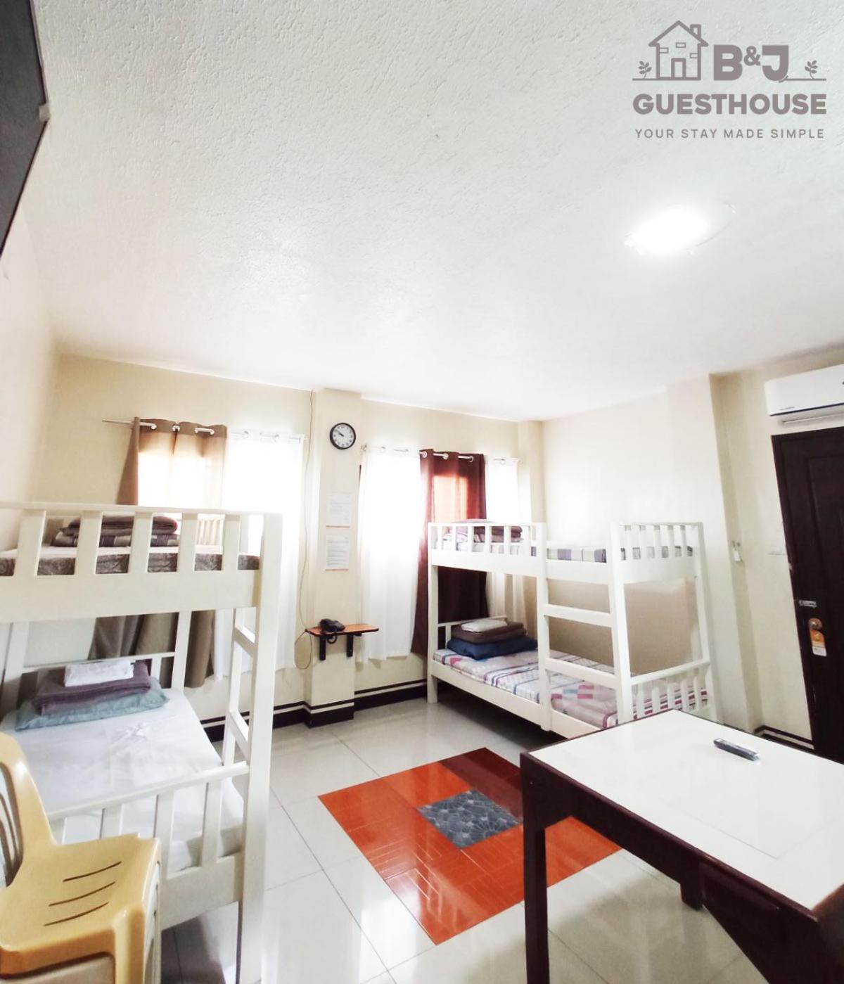 Mixed Dormitory Room