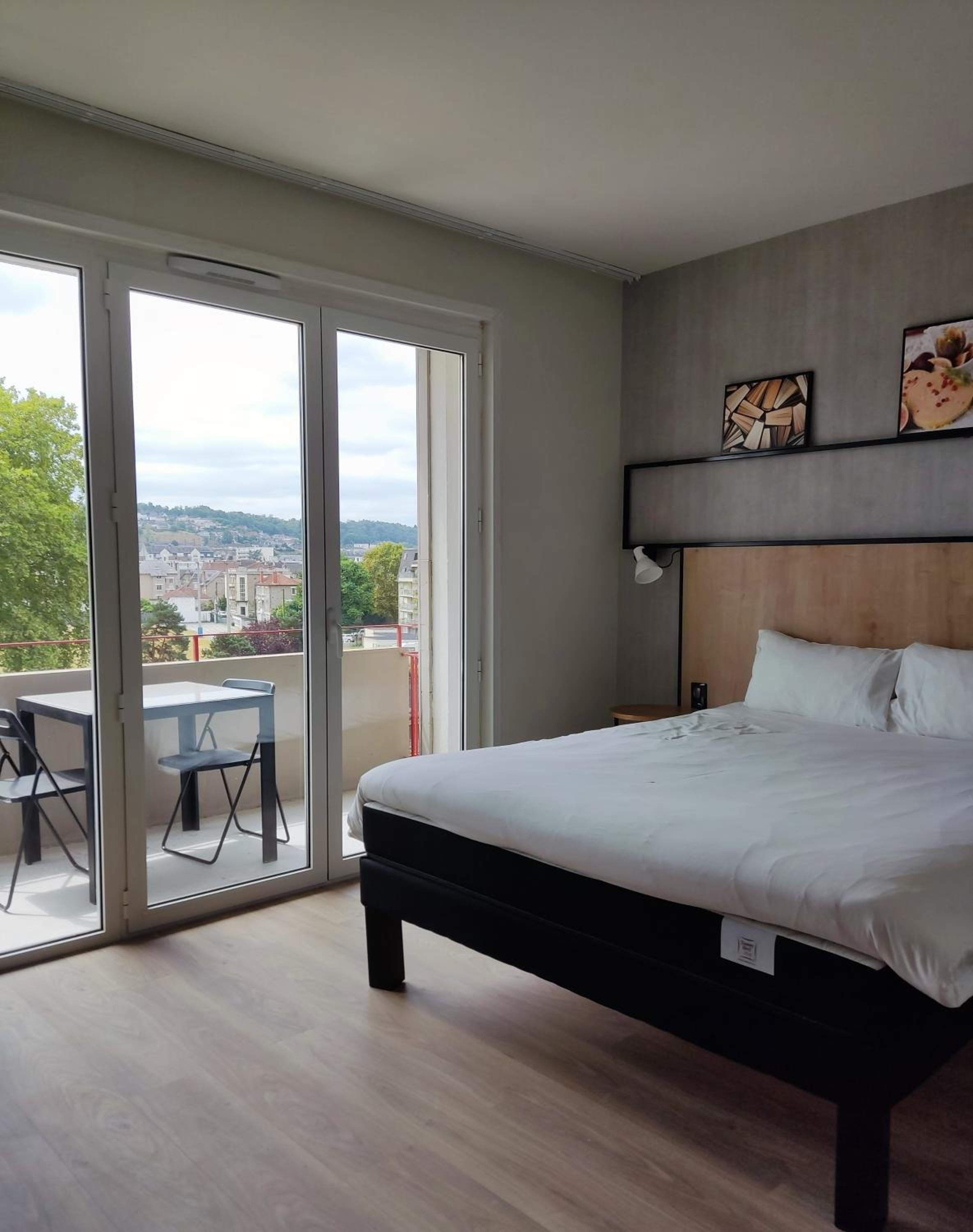 Superior Room - Photo 7