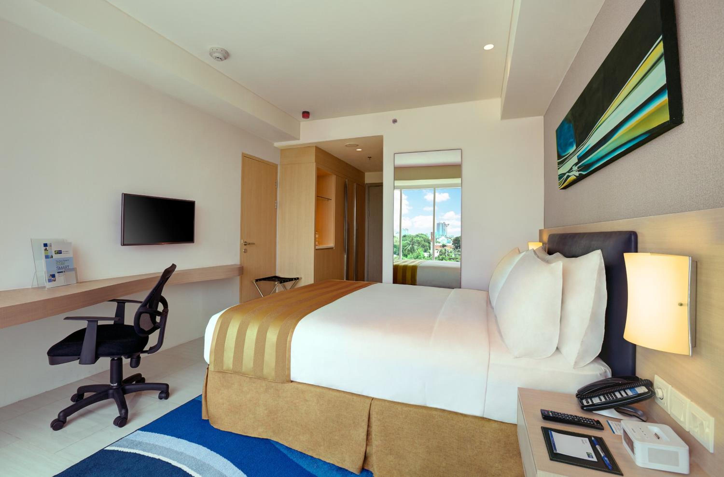 Standard Queen Room - Free Breakfast photo 2