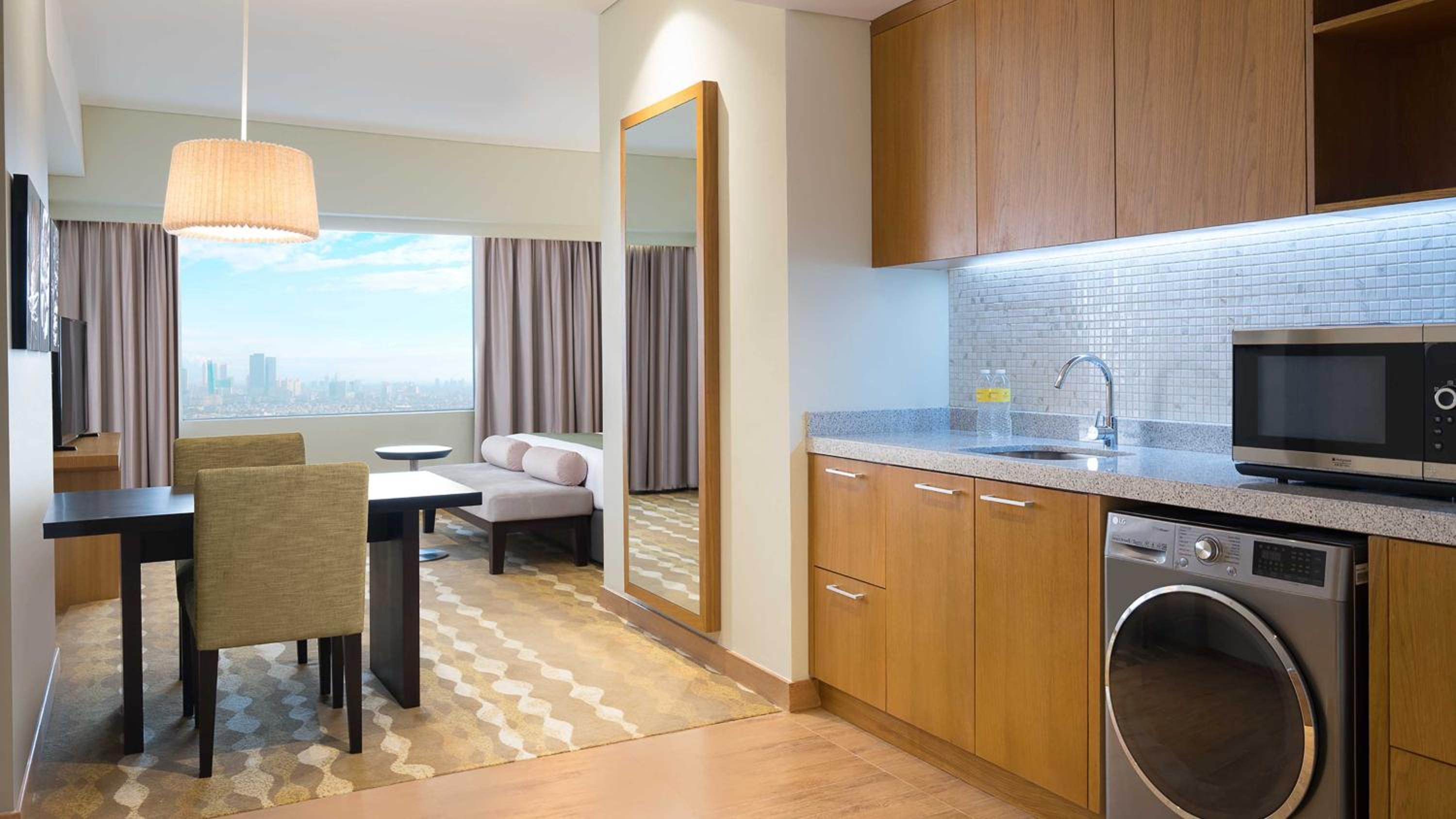 King Suite with City View - High Floor