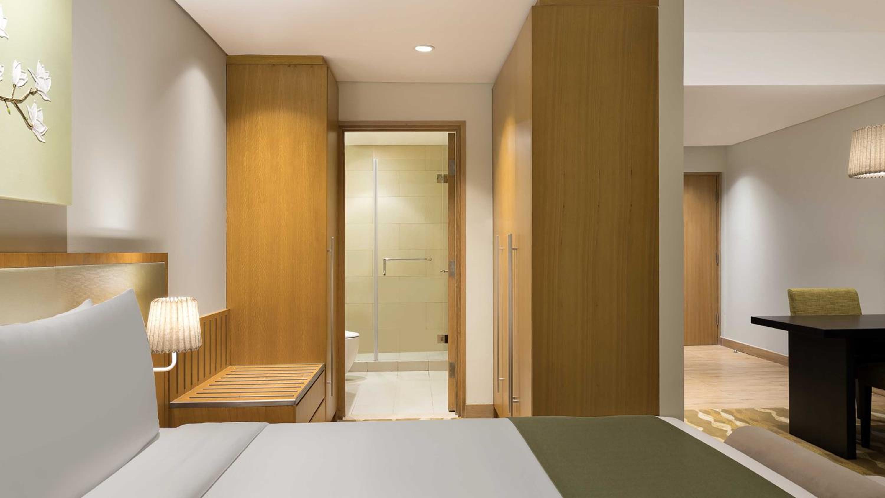 King Suite with City View - High Floor