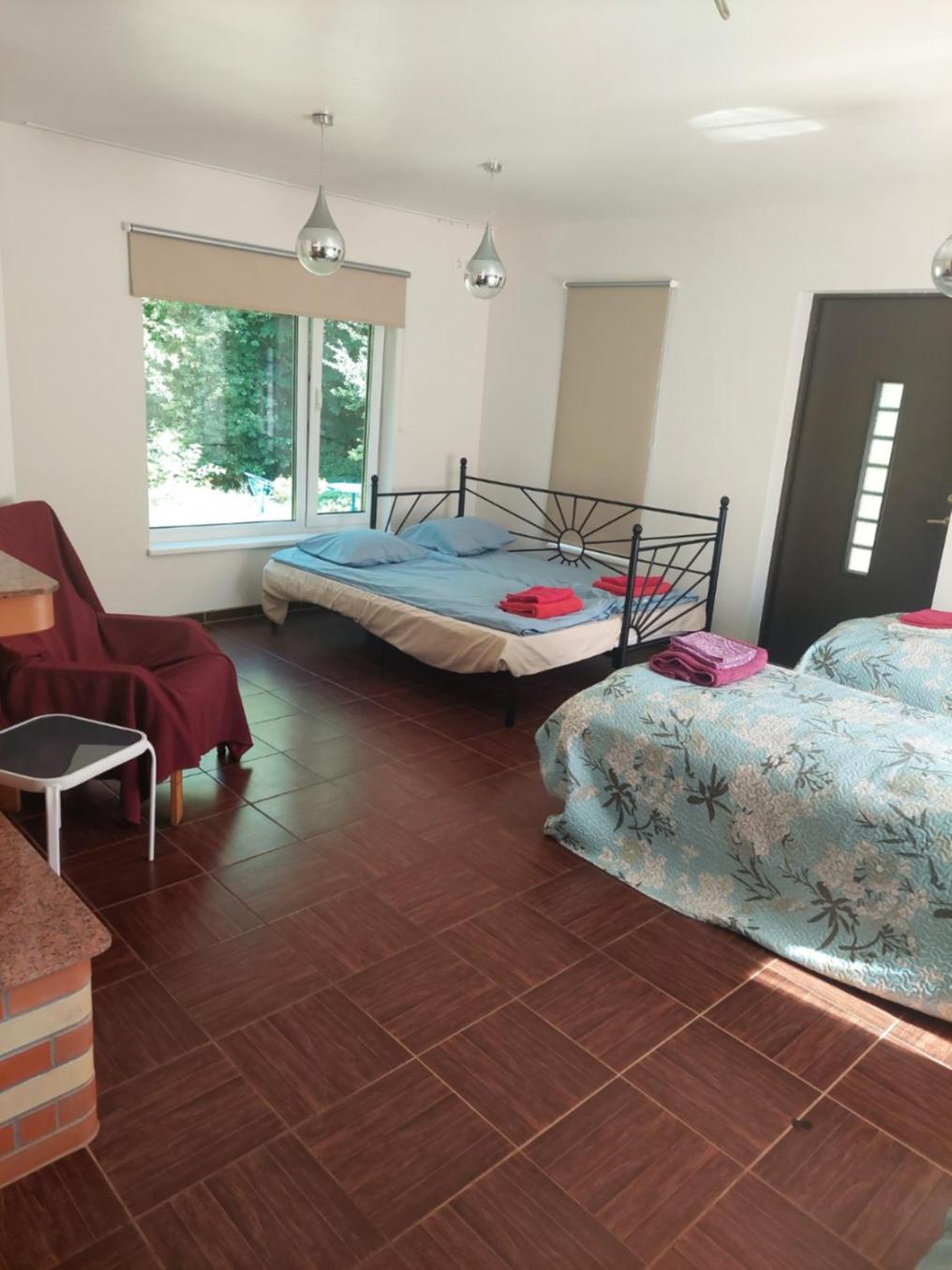 One-Bedroom House - Photo 5