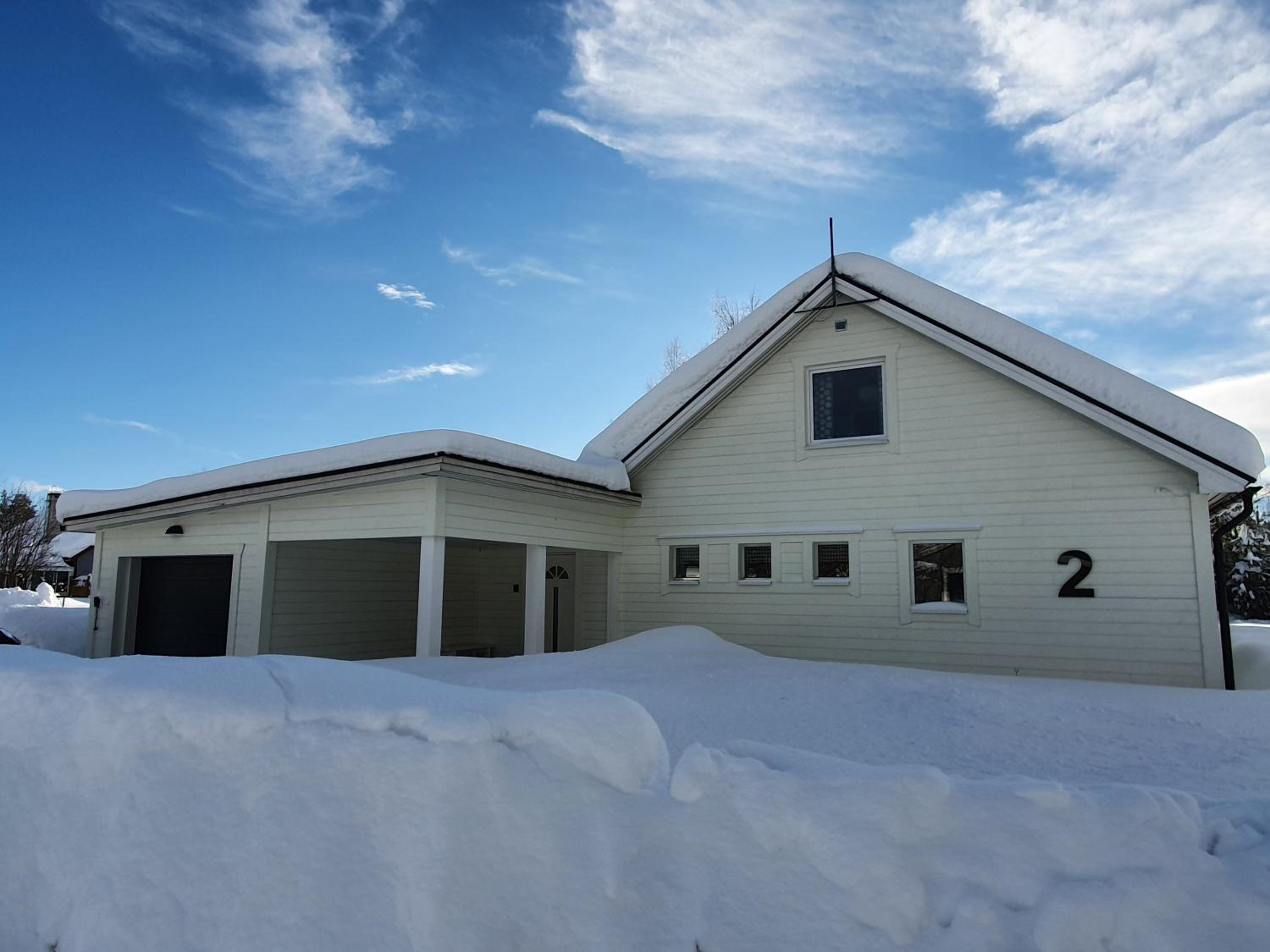 Four-Bedroom House photo 2