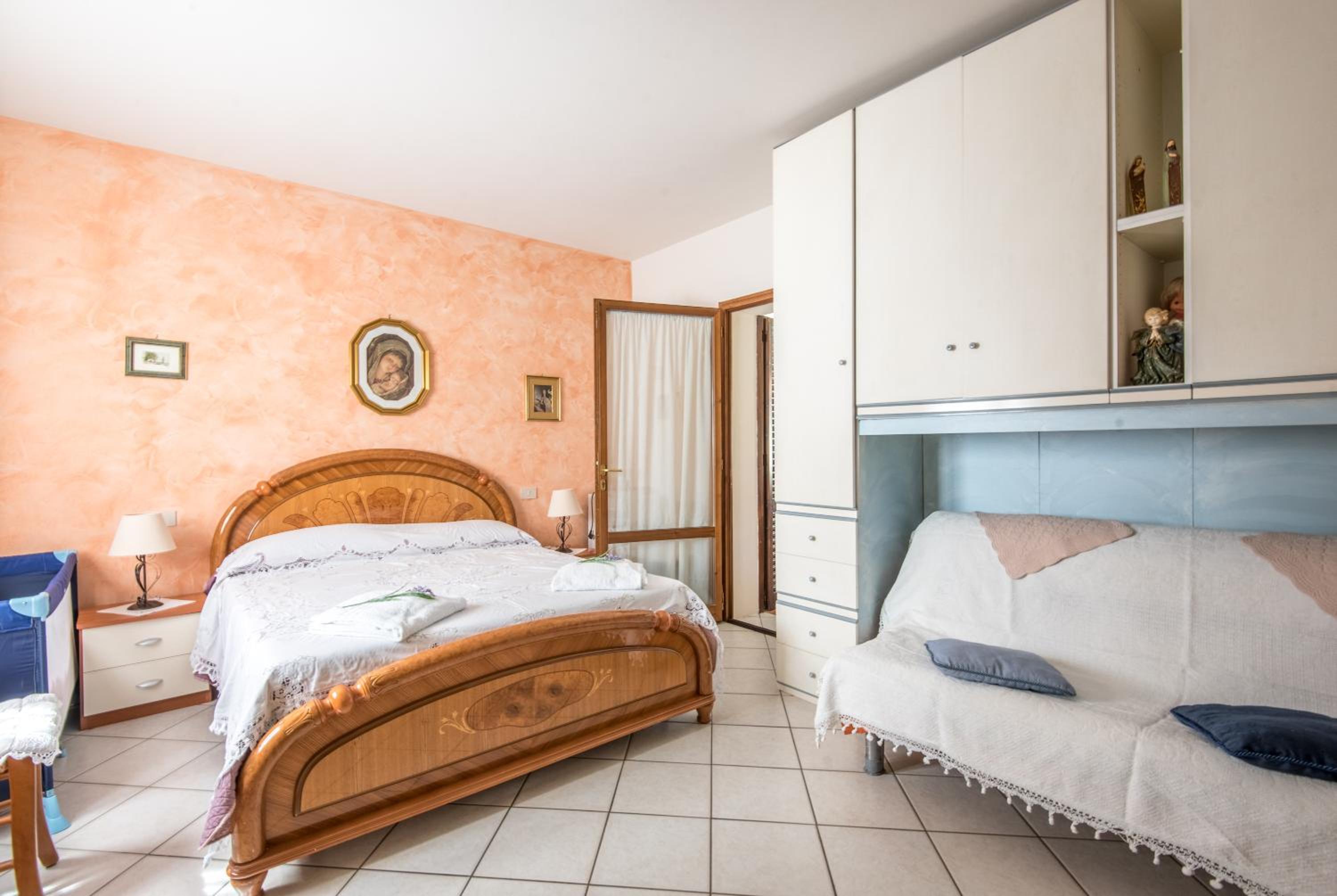 Two-Bedroom House photo 2