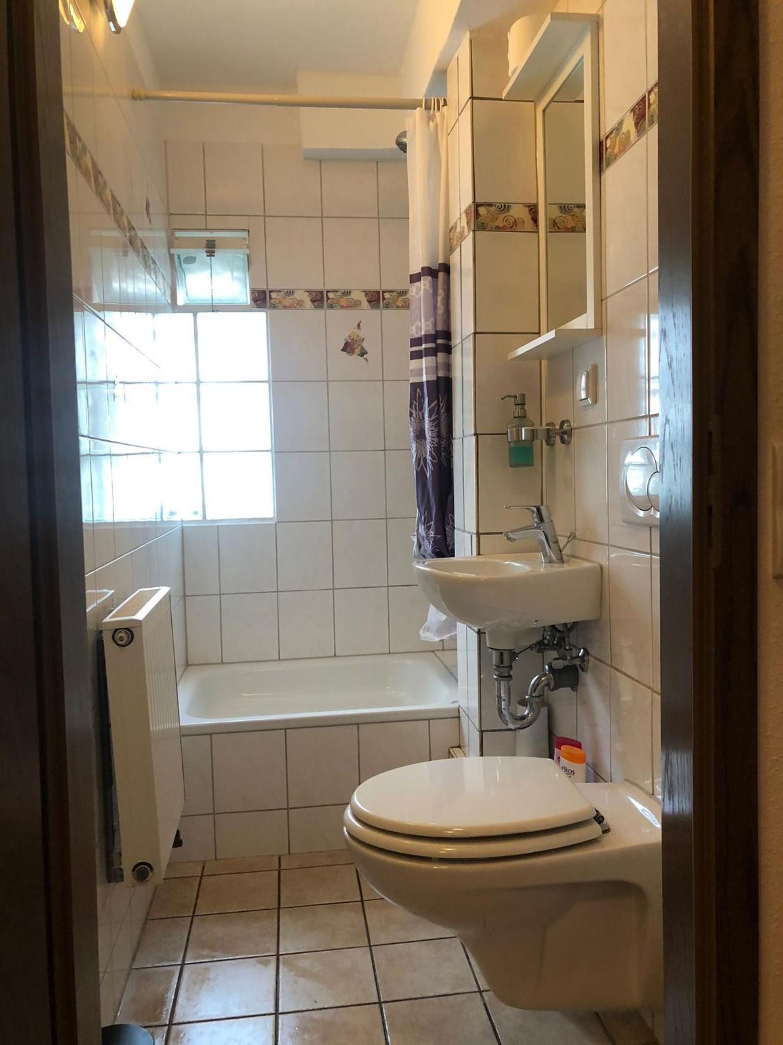 Double Room with Shared Bathroom photo 2