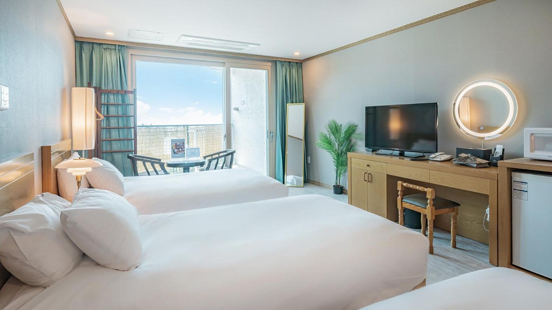 Deluxe Triple Room photo 3