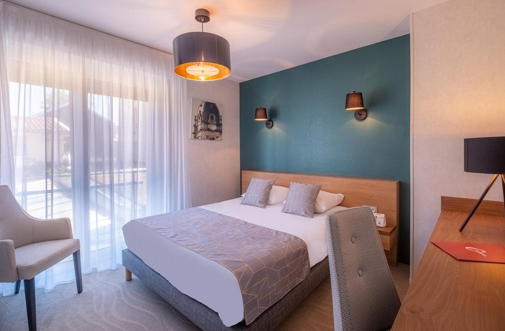 Classic Double Room - Large Double Bed - Photo 1