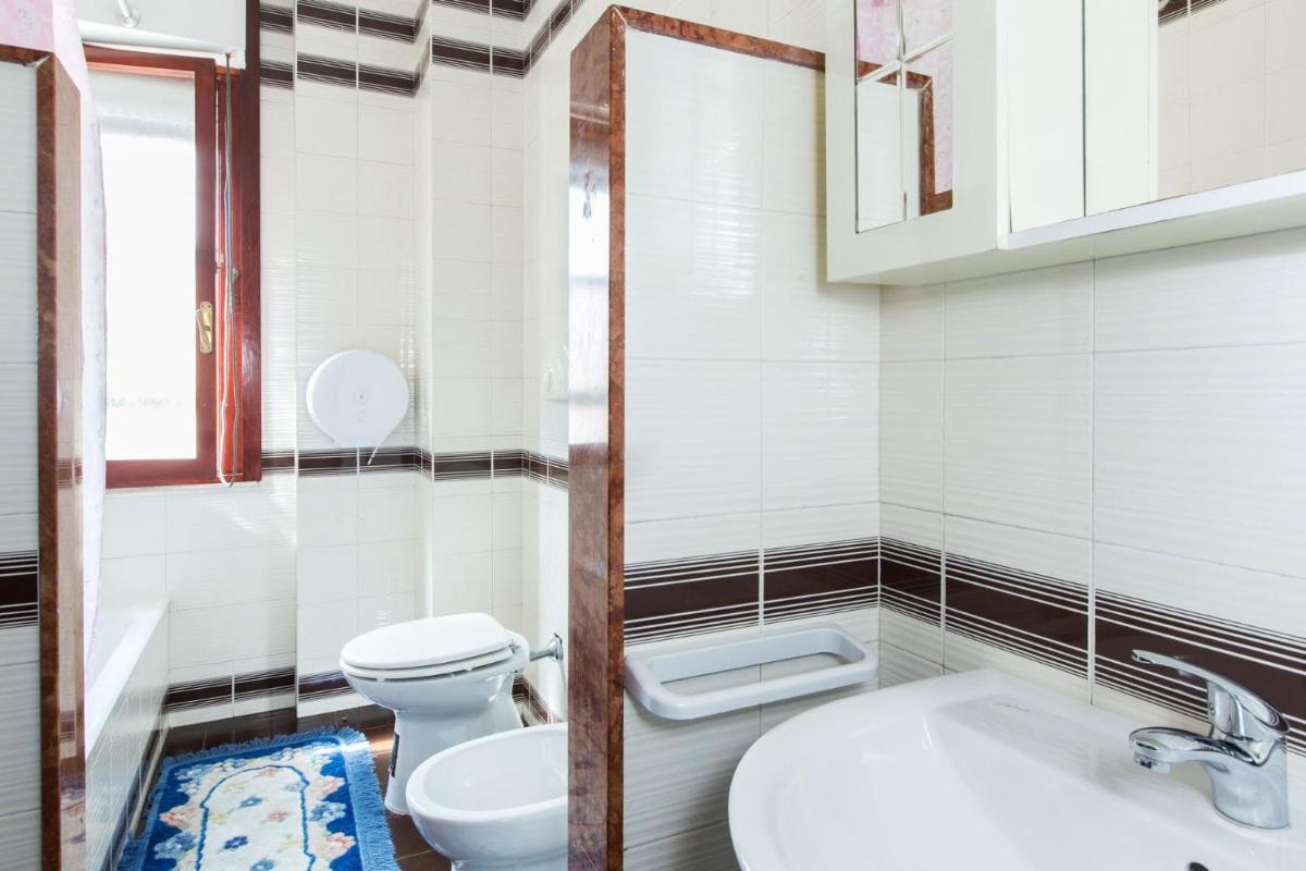 Quadruple Room with Private Bathroom