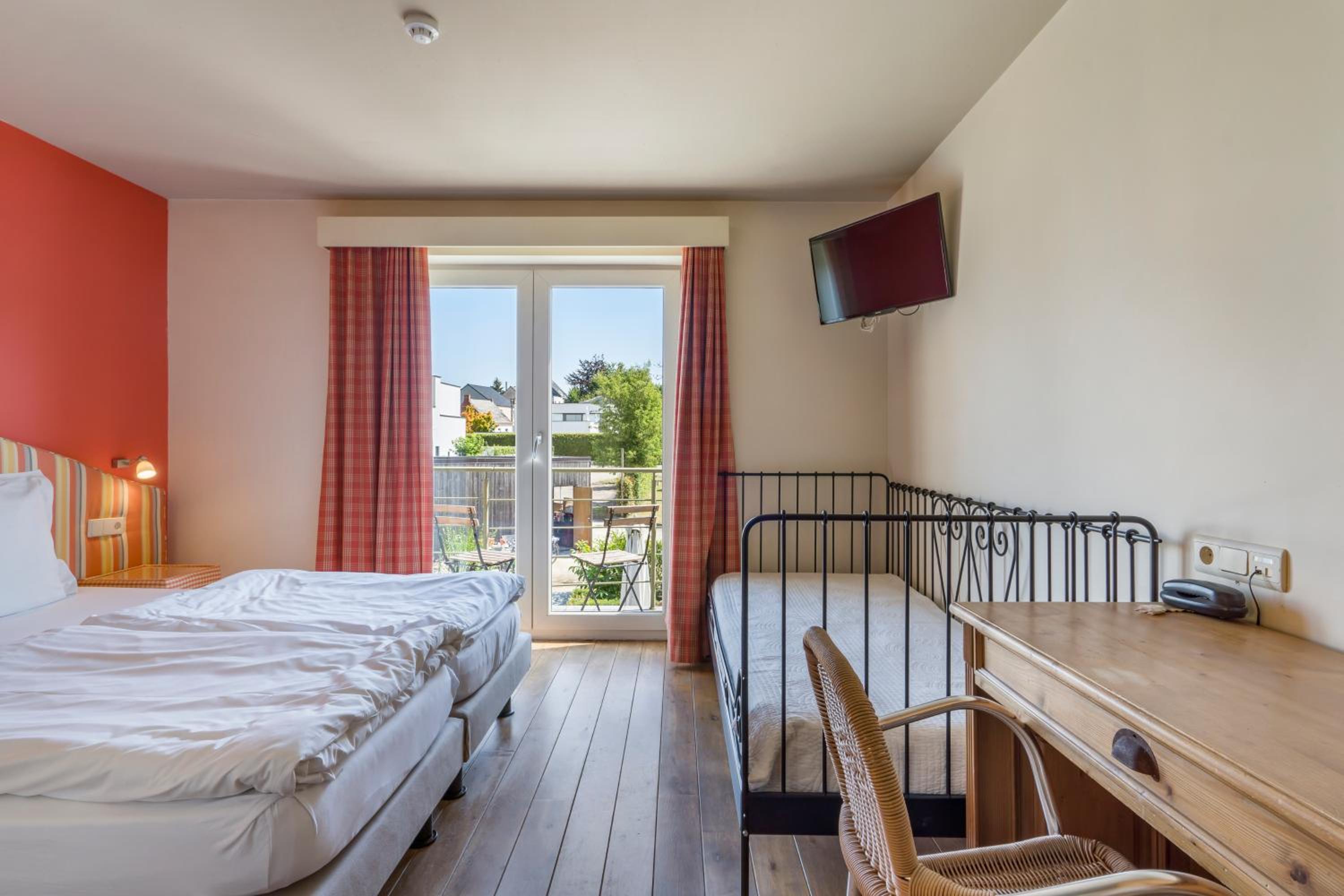 Standard Double or Twin Room photo 2